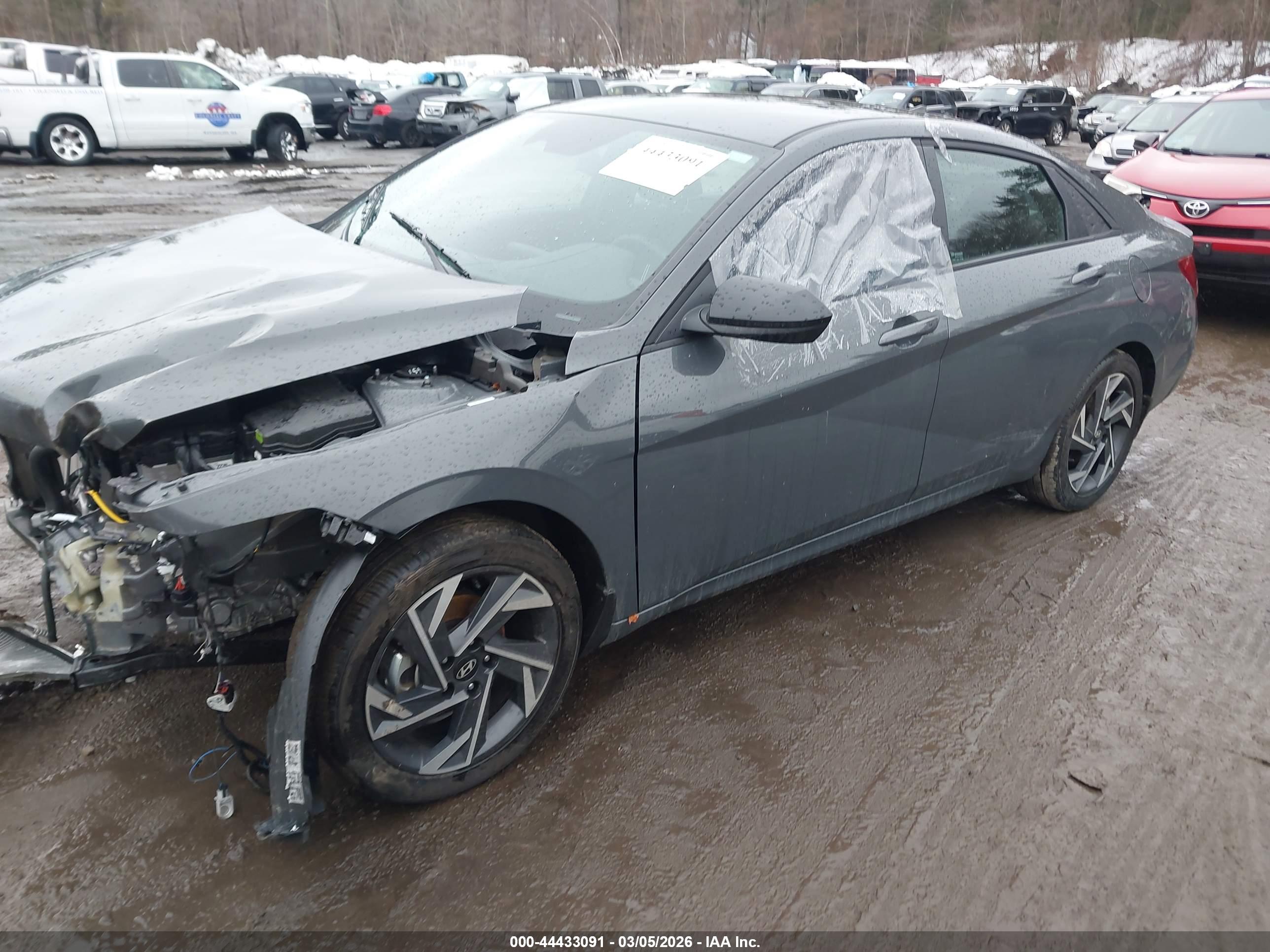 HYUNDAI ELANTRA image 2