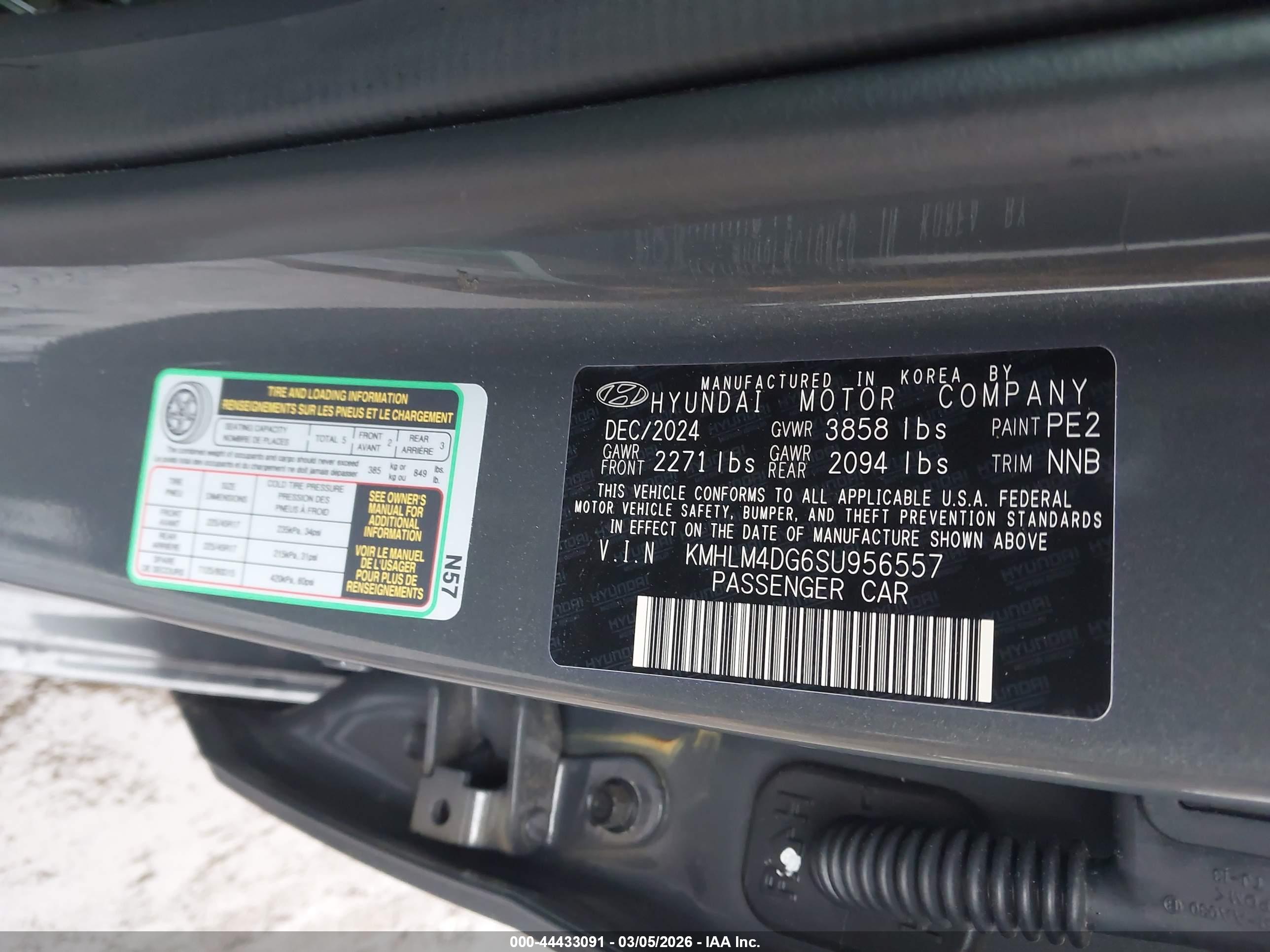 HYUNDAI ELANTRA image 9