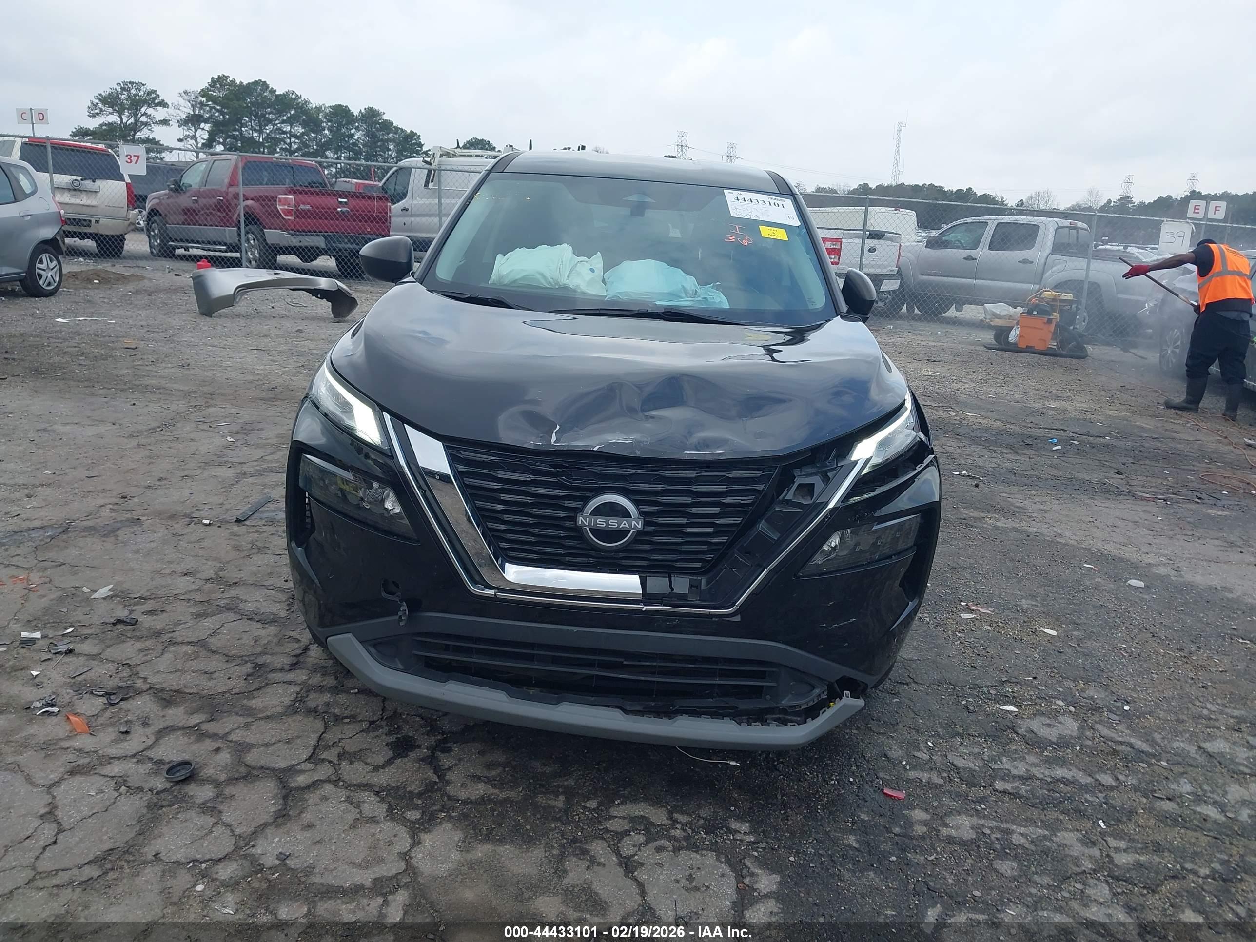 NISSAN ROGUE image 6