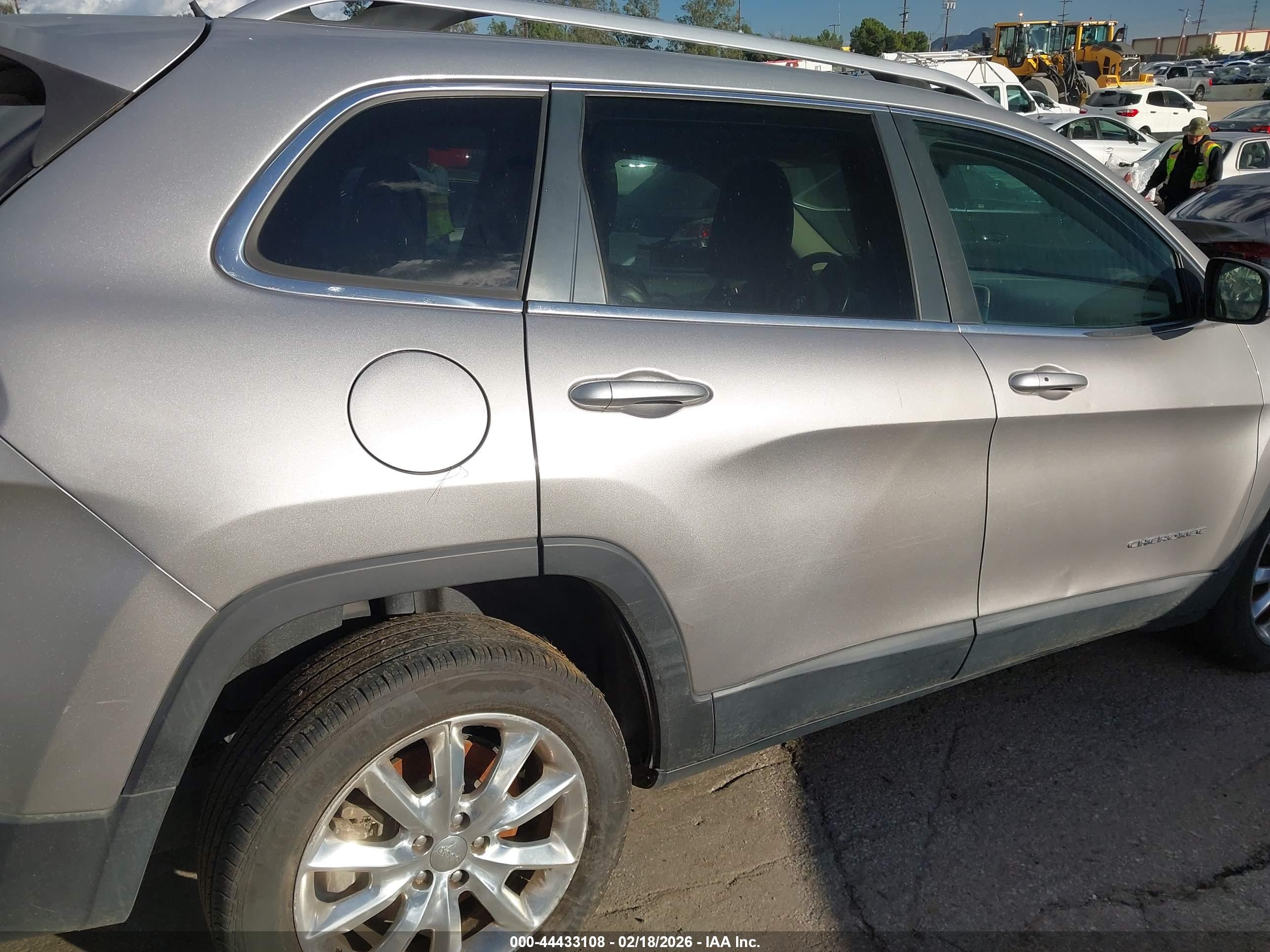 JEEP CHEROKEE image 6