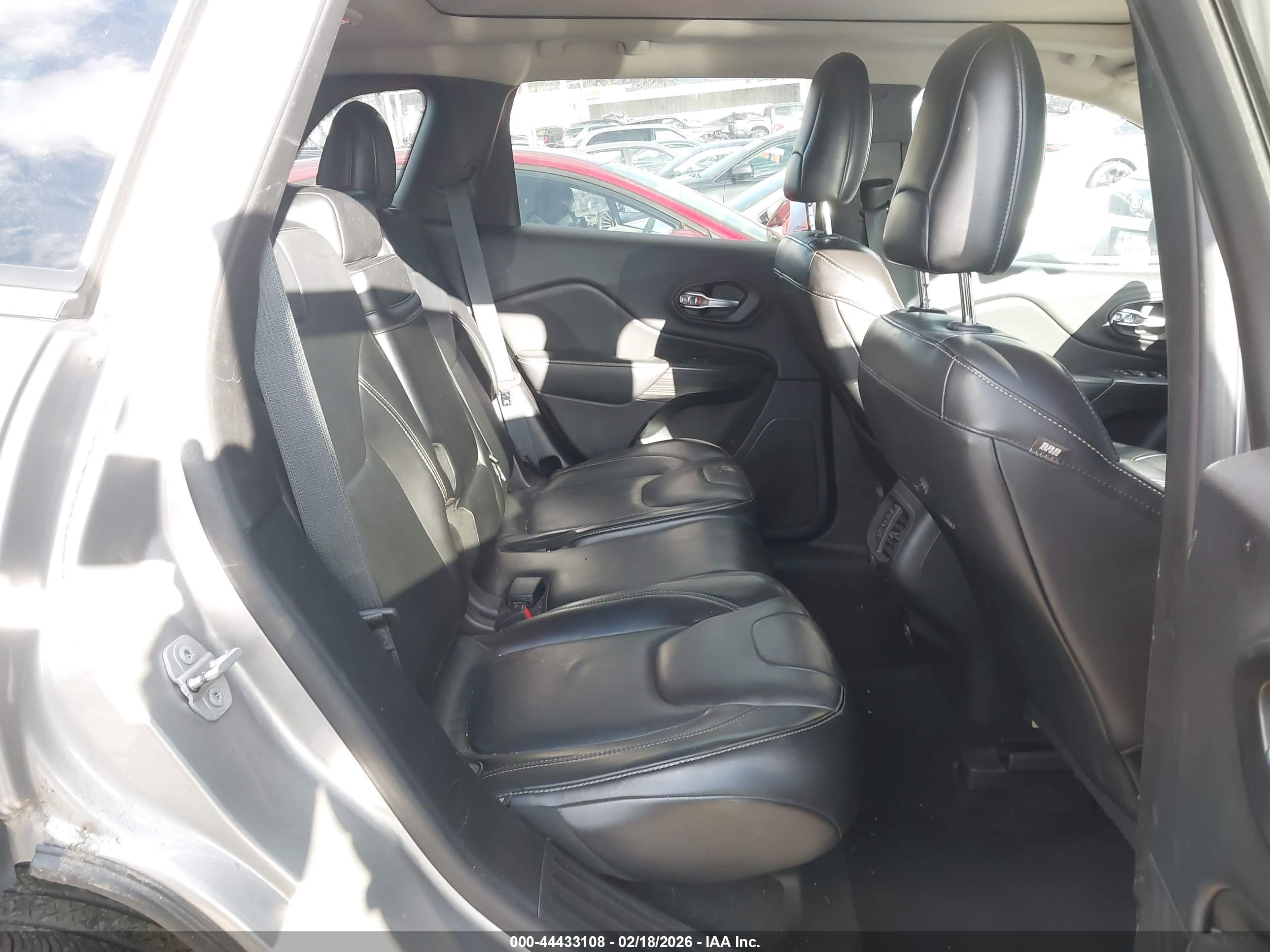 JEEP CHEROKEE image 8