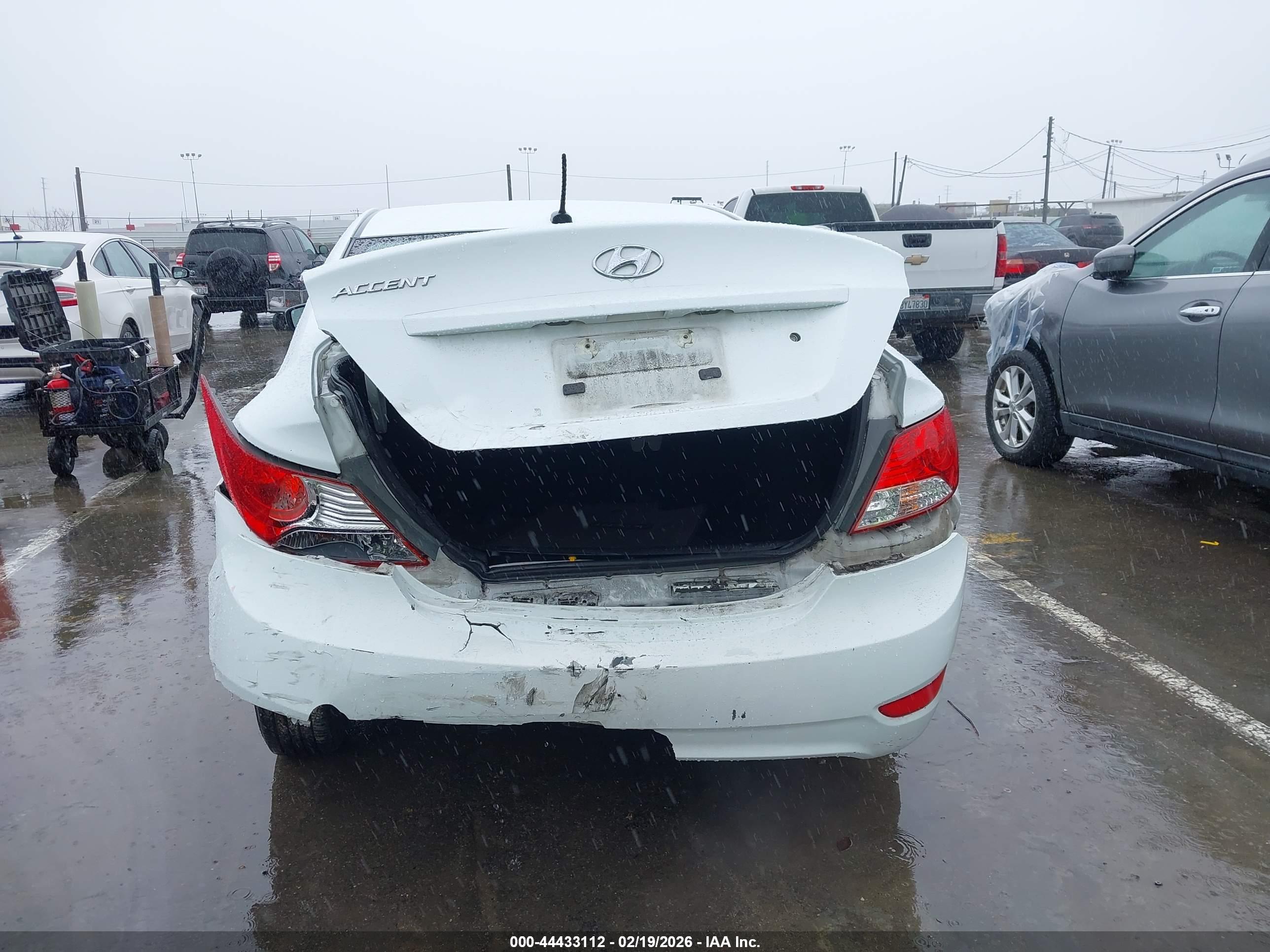 HYUNDAI ACCENT image 6