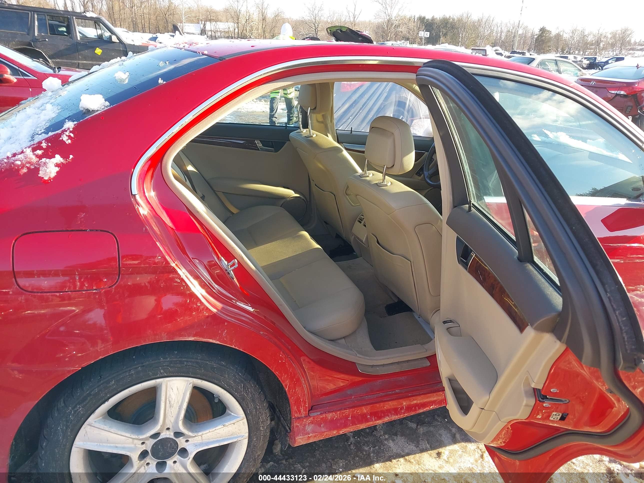 MERCEDES-BENZ C image 8