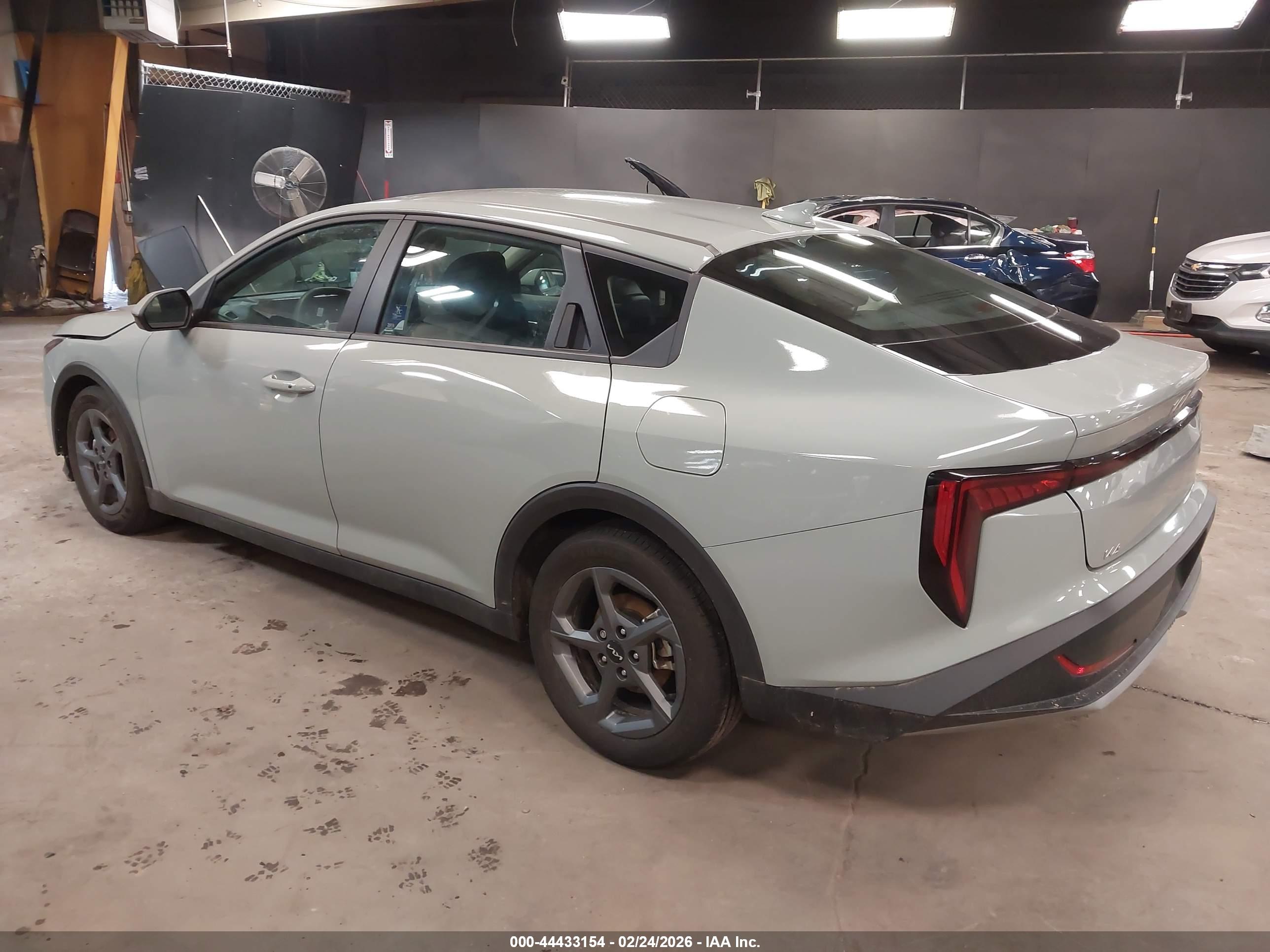 KIA K4 image 3