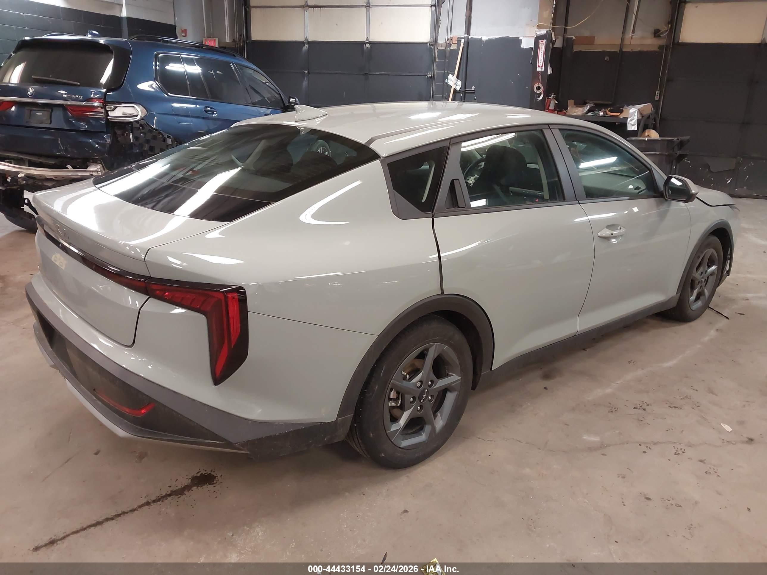 KIA K4 image 4