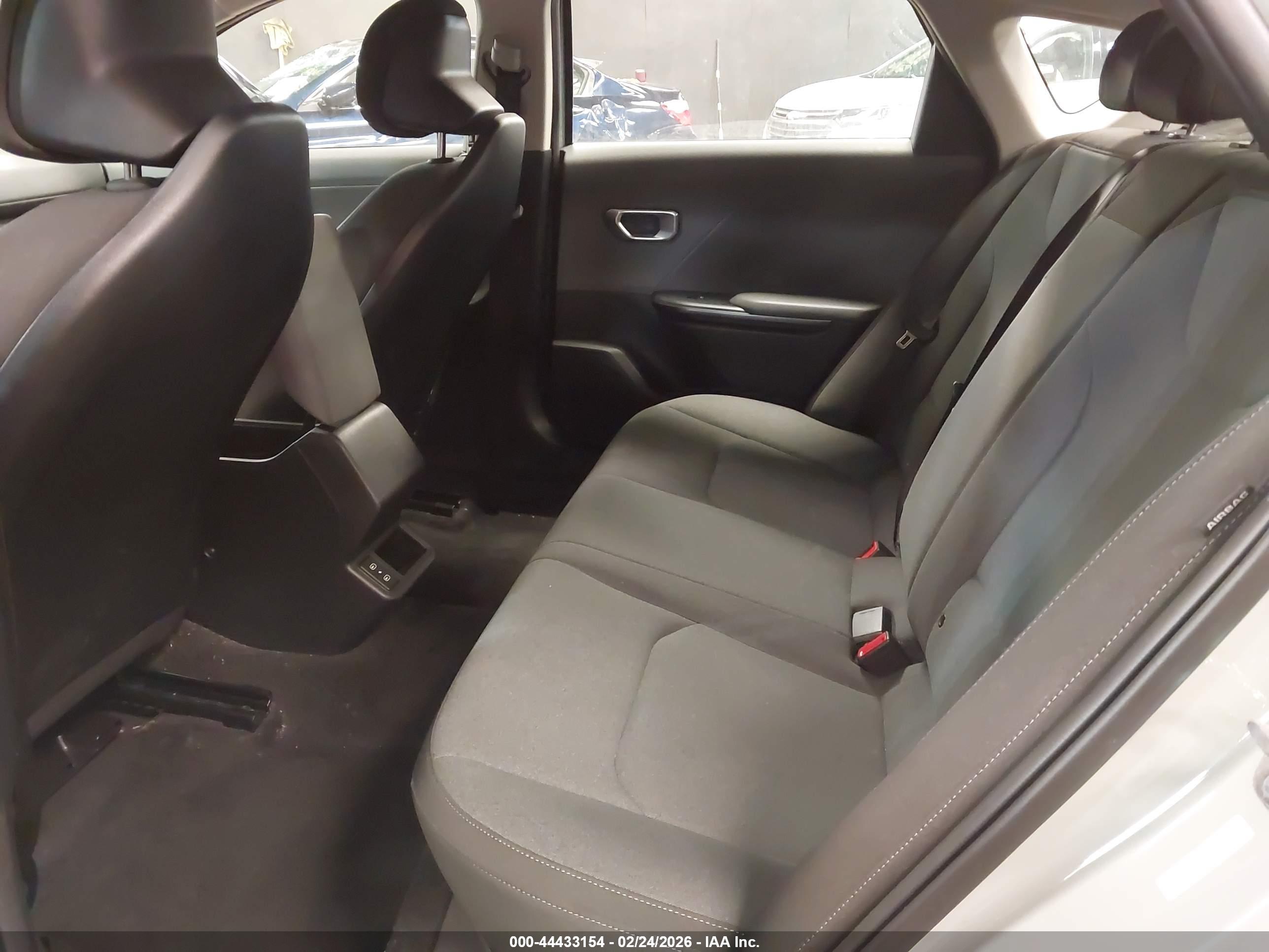 KIA K4 image 8
