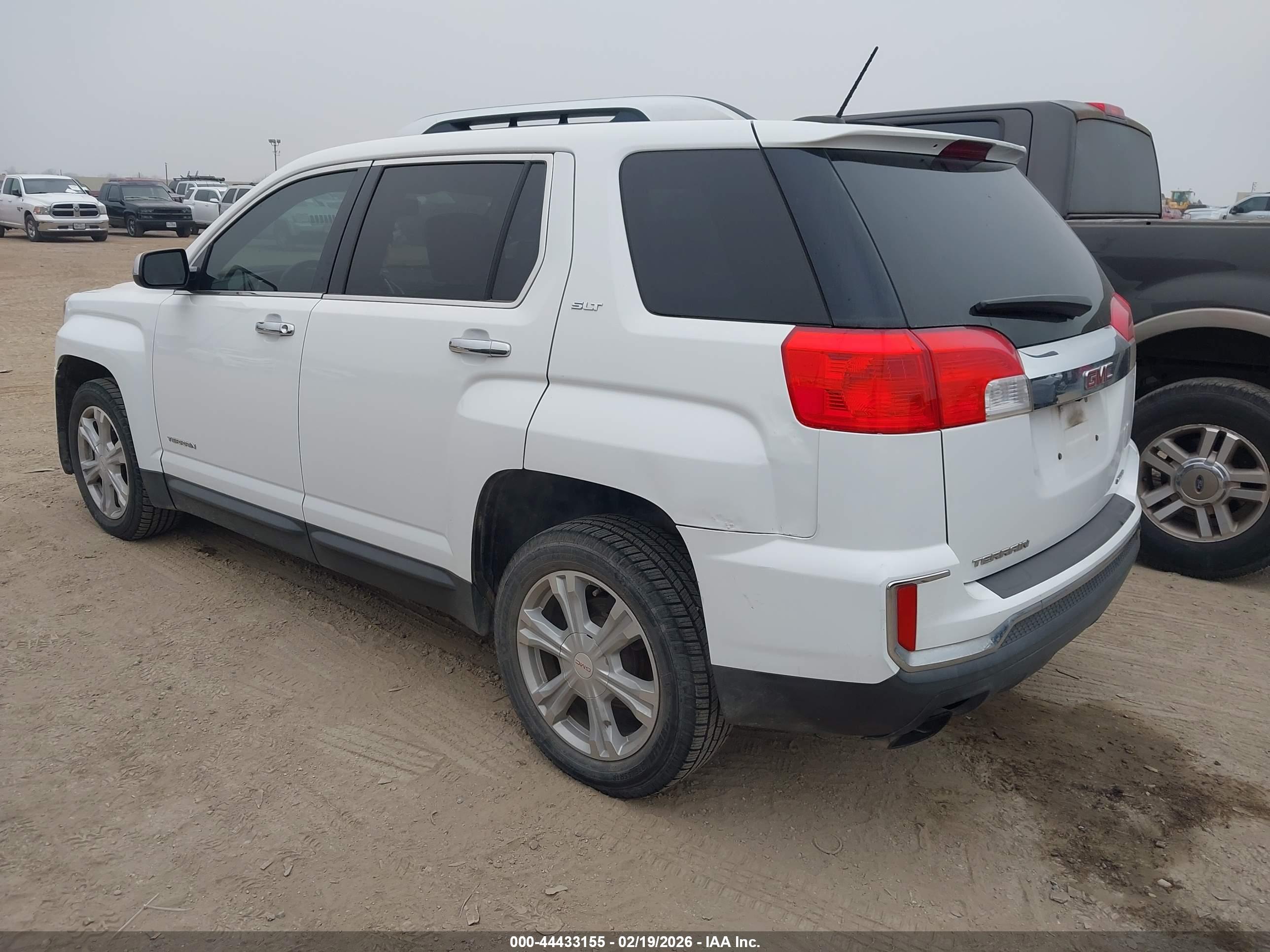 GMC TERRAIN image 3