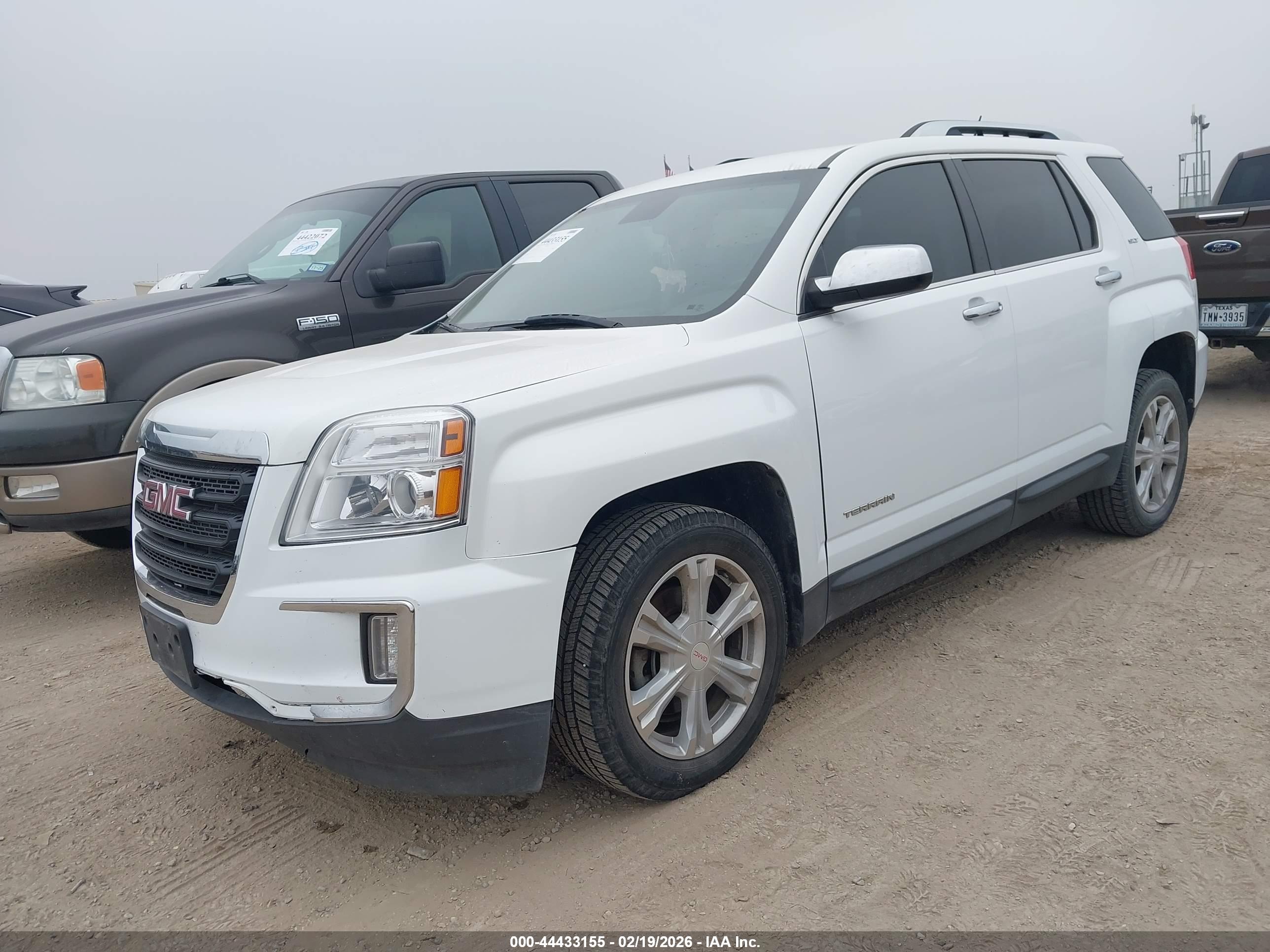 GMC TERRAIN image 6