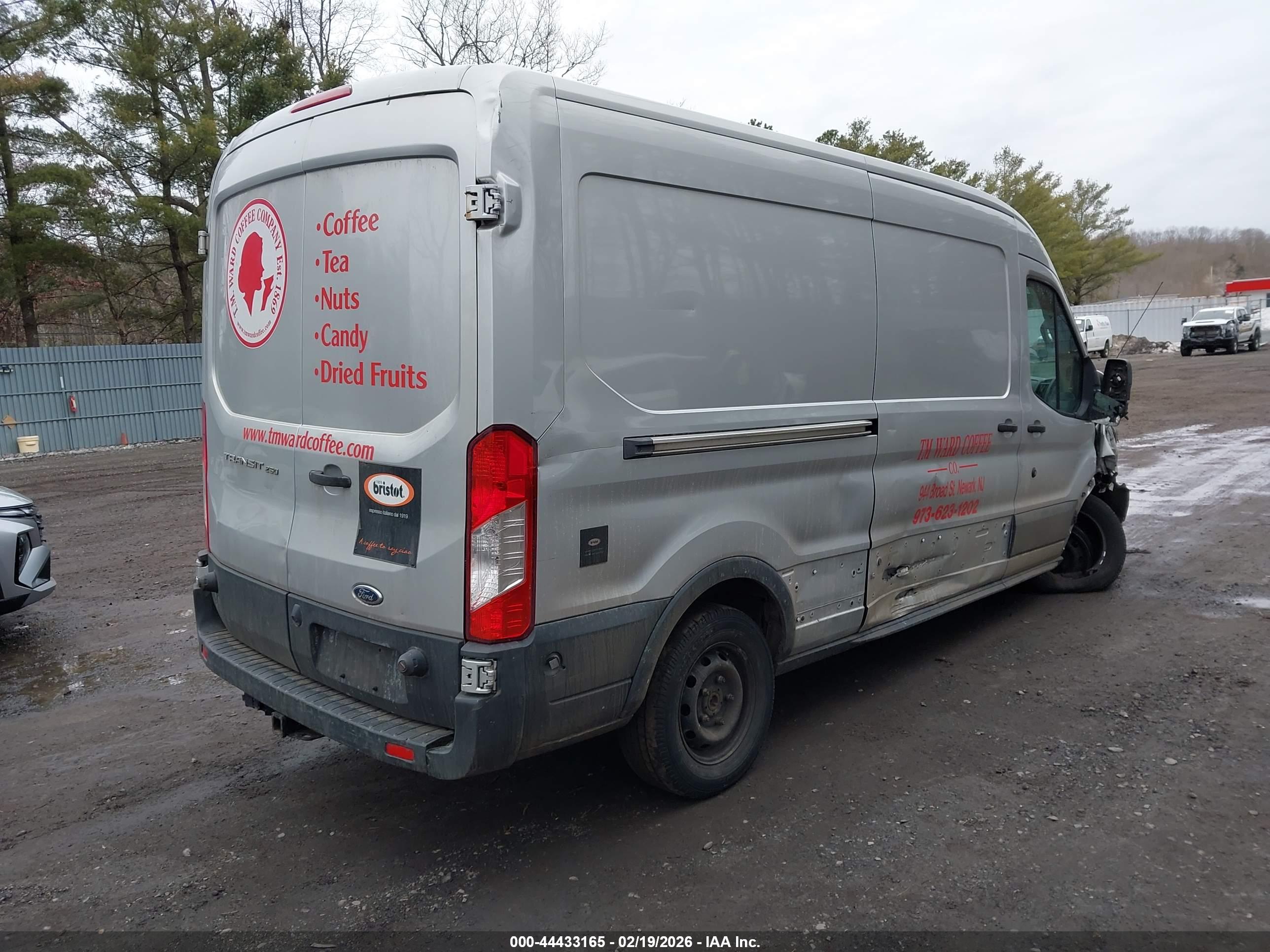 FORD TRANSIT-250 image 4