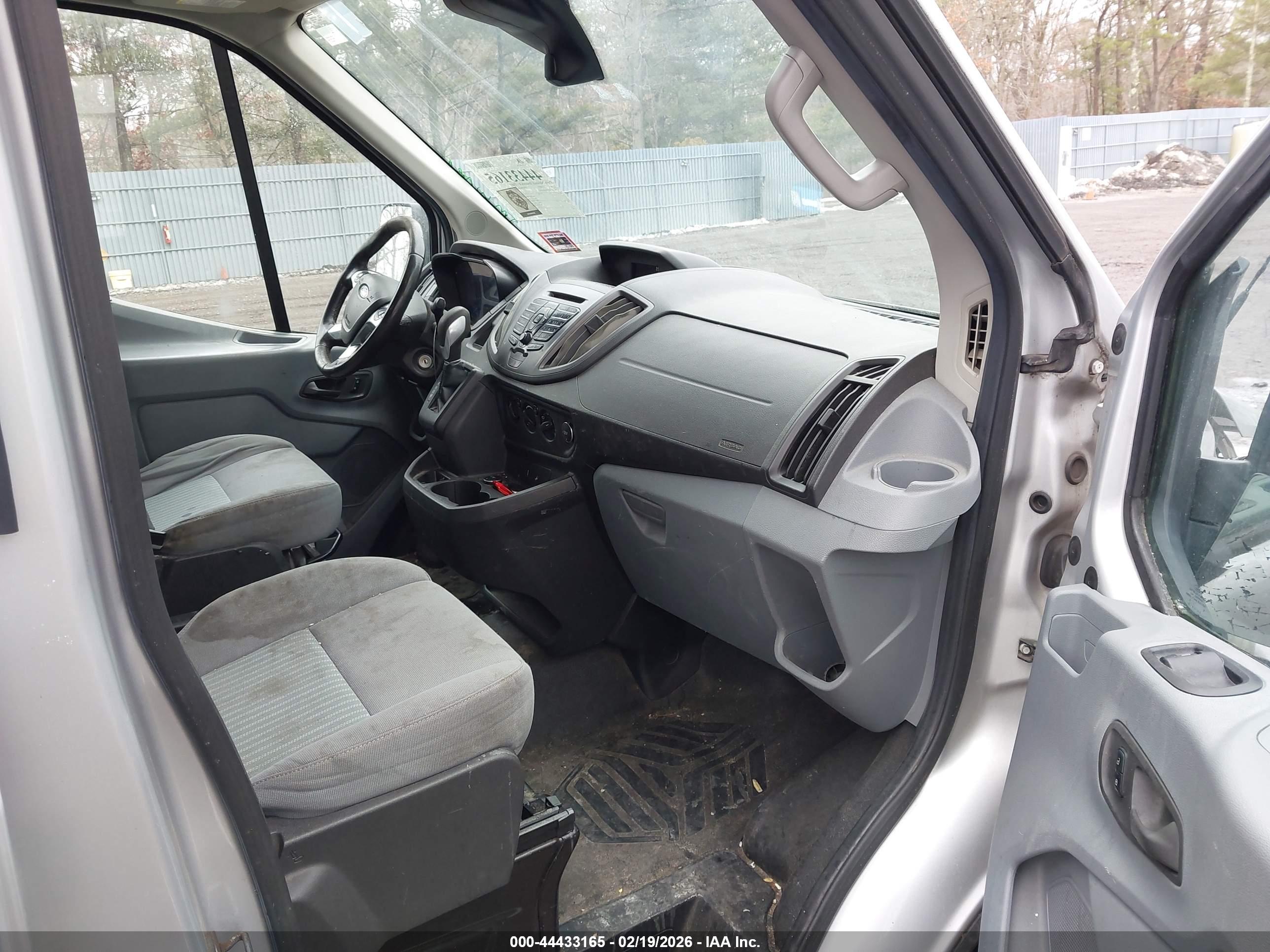 FORD TRANSIT-250 image 5