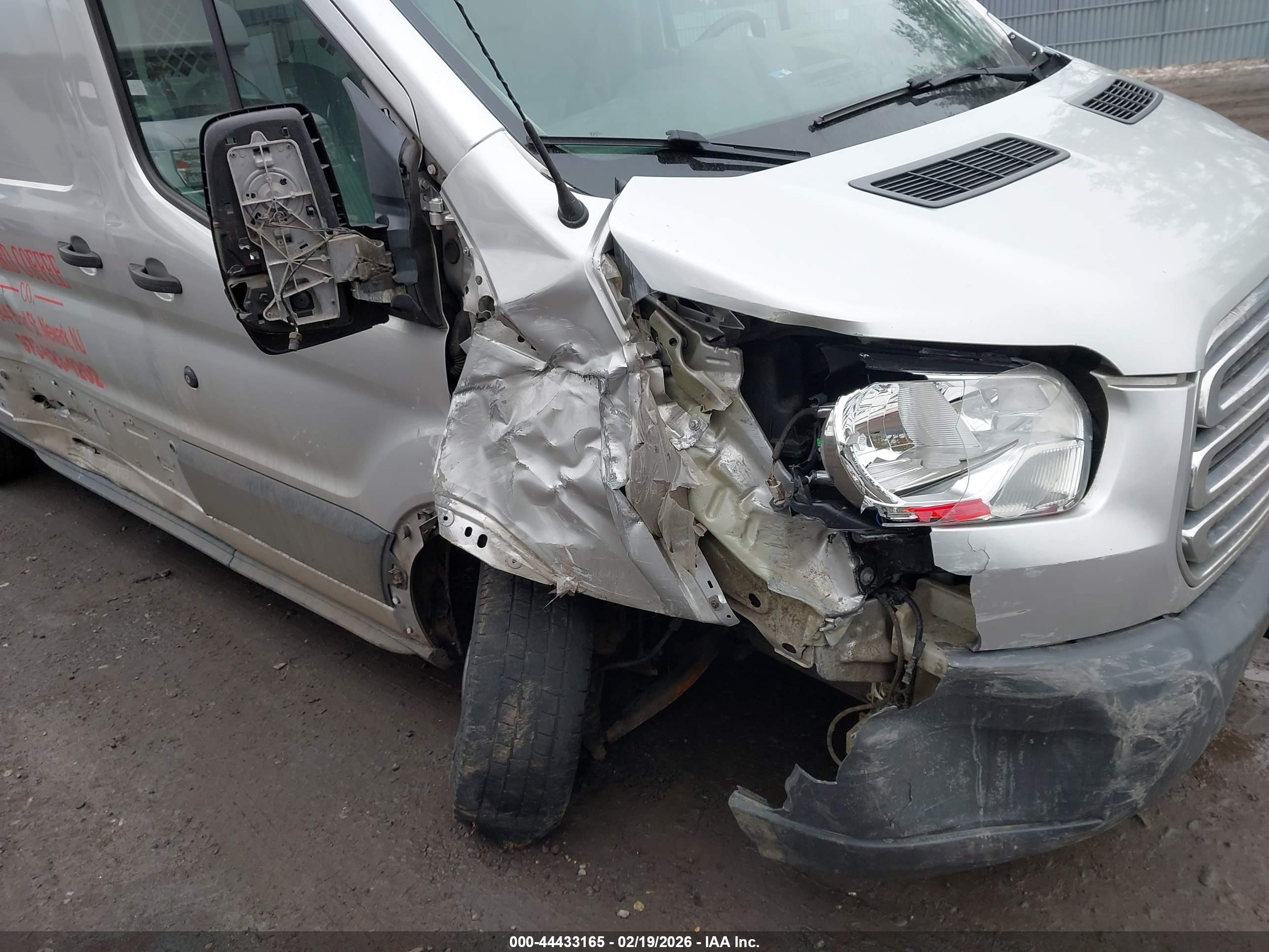 FORD TRANSIT-250 image 6