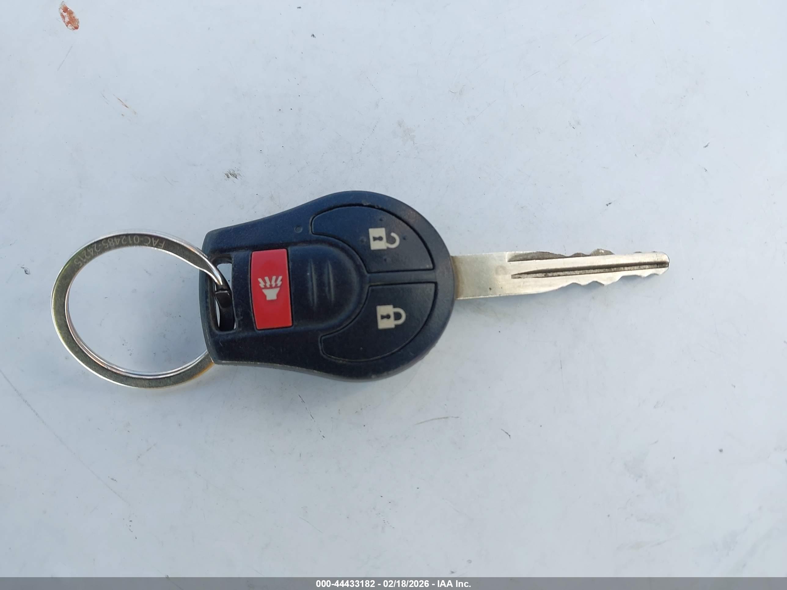 NISSAN VERSA image 11
