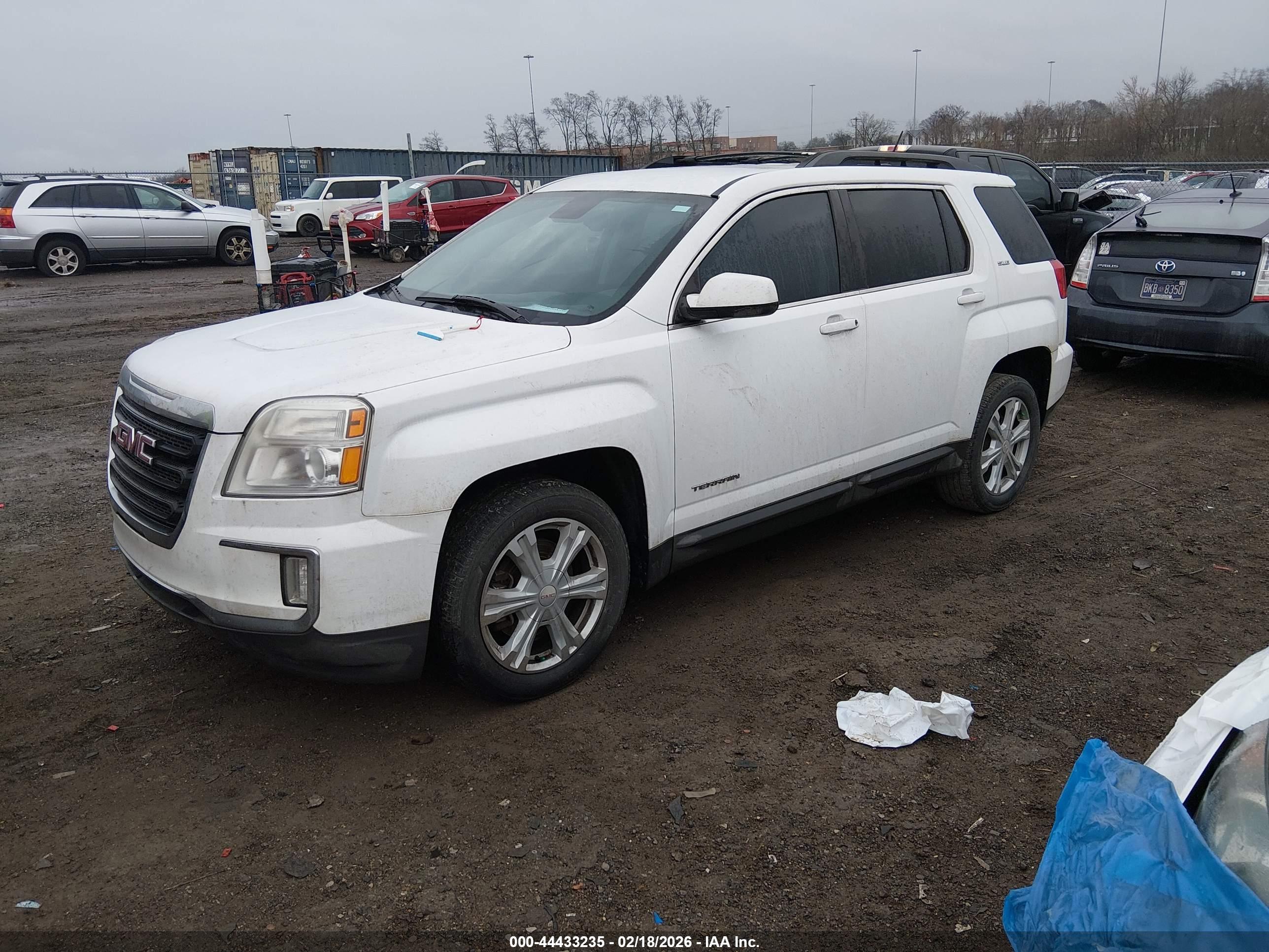 GMC TERRAIN image 2