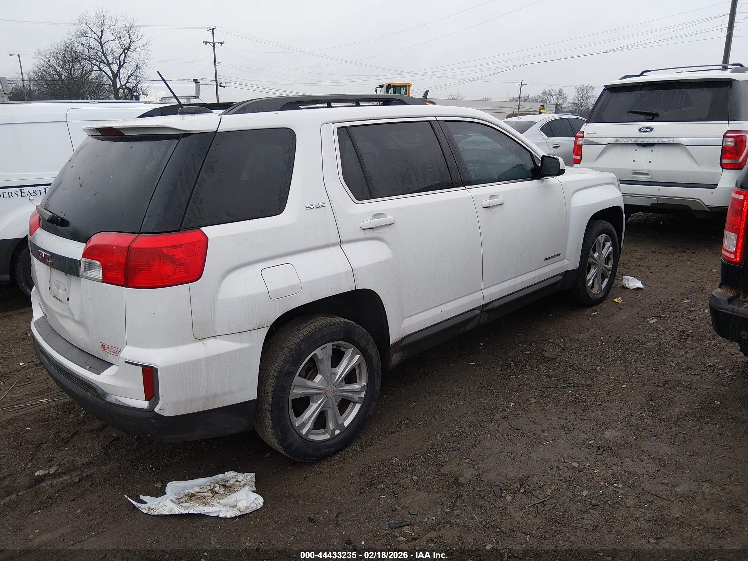 GMC TERRAIN image 4