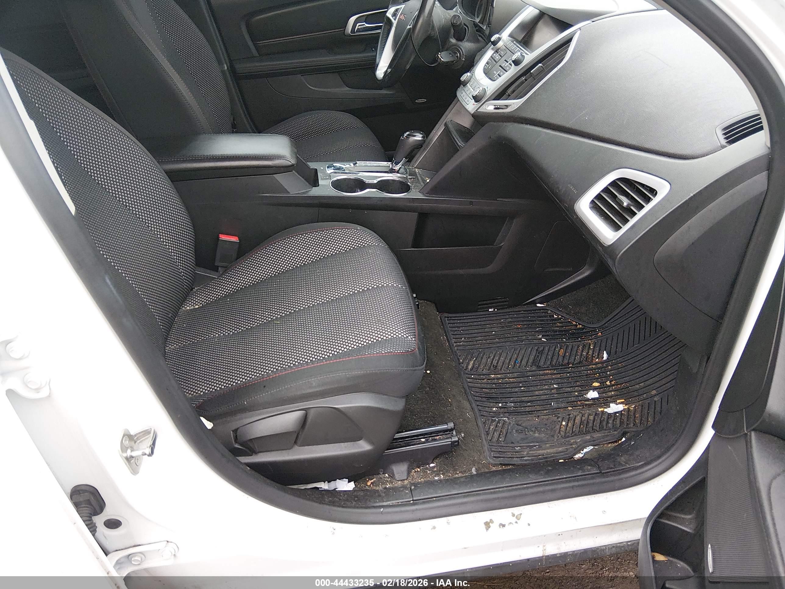 GMC TERRAIN image 5