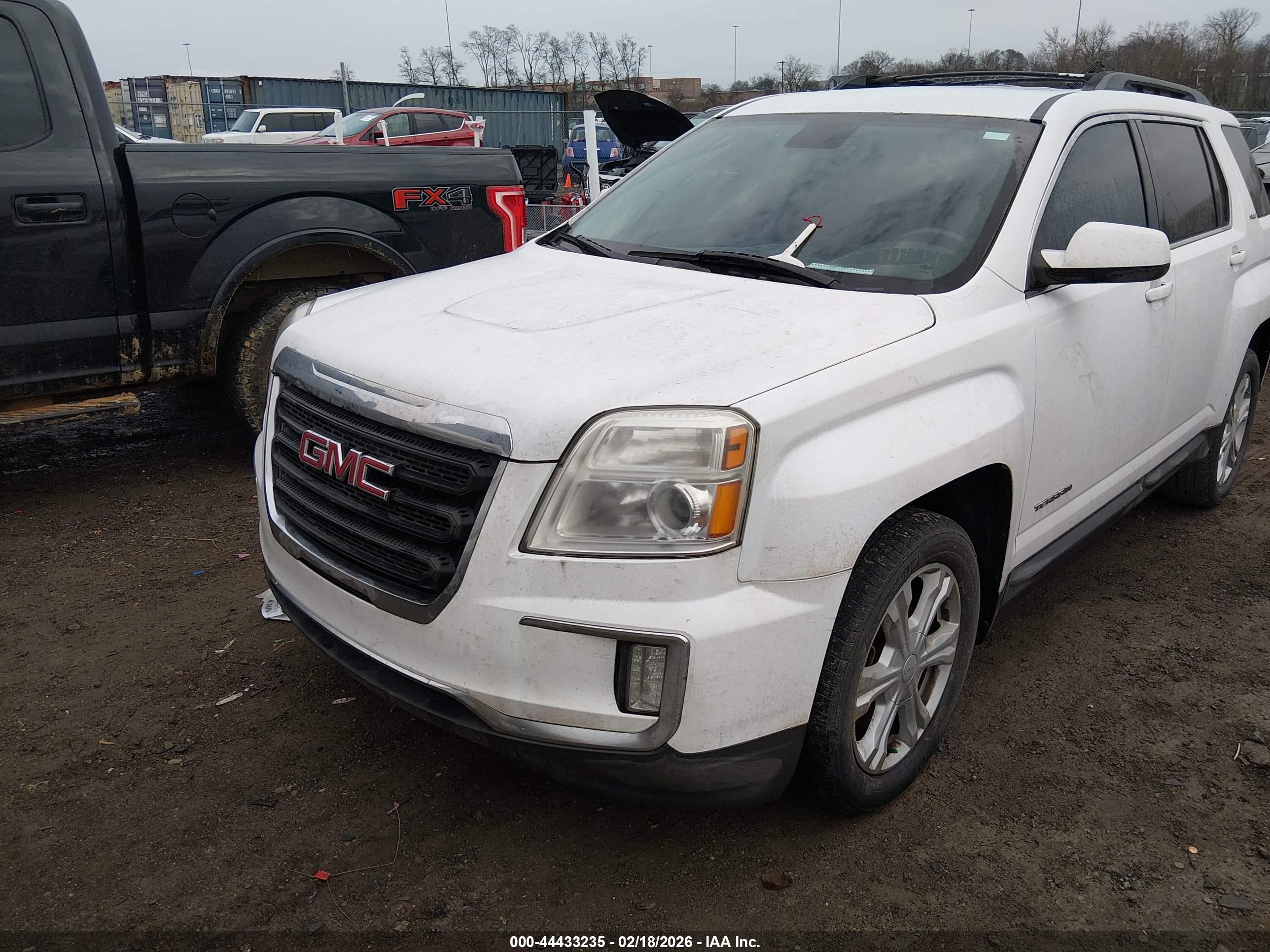 GMC TERRAIN image 6