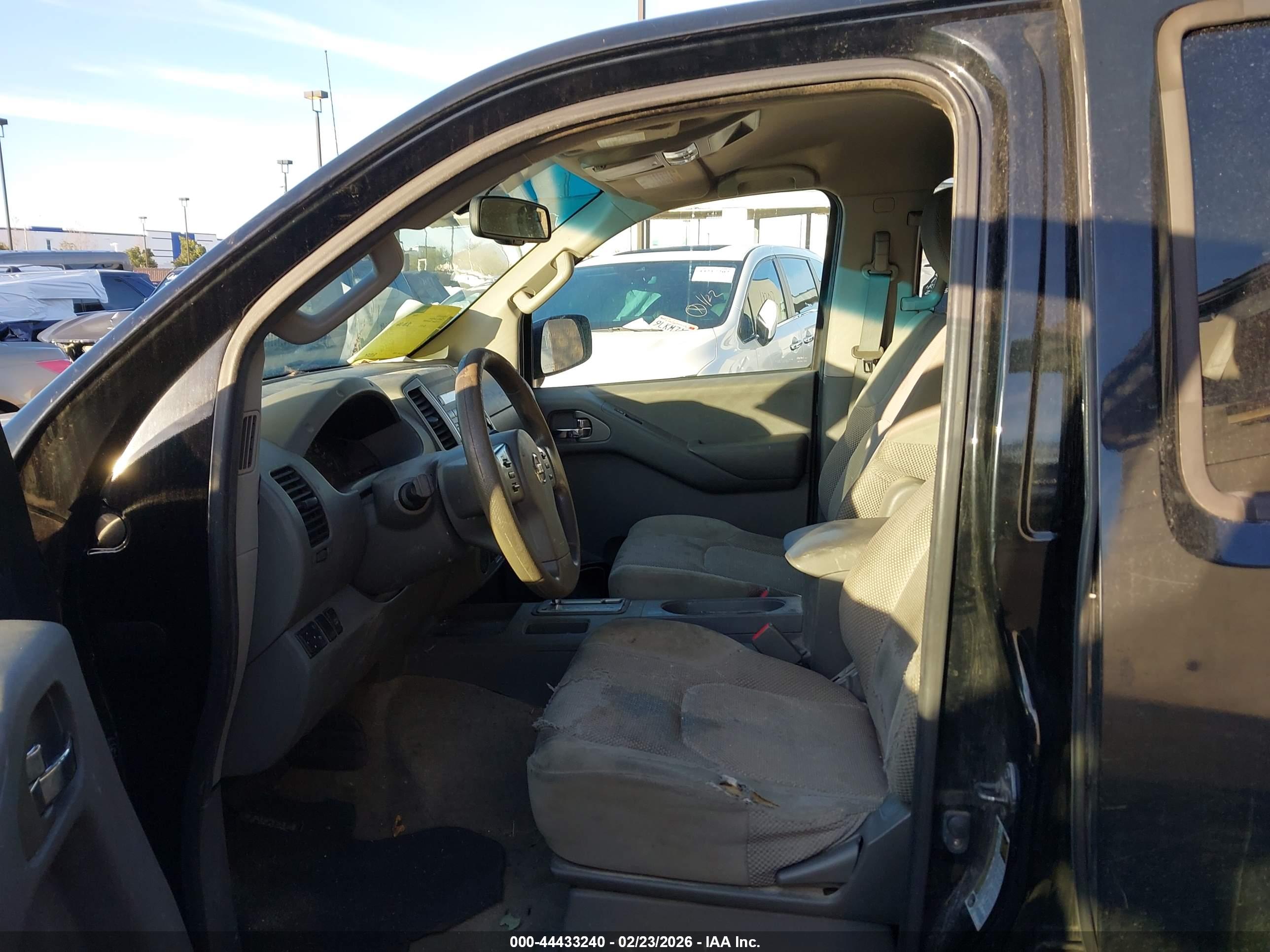 NISSAN FRONTIER image 5