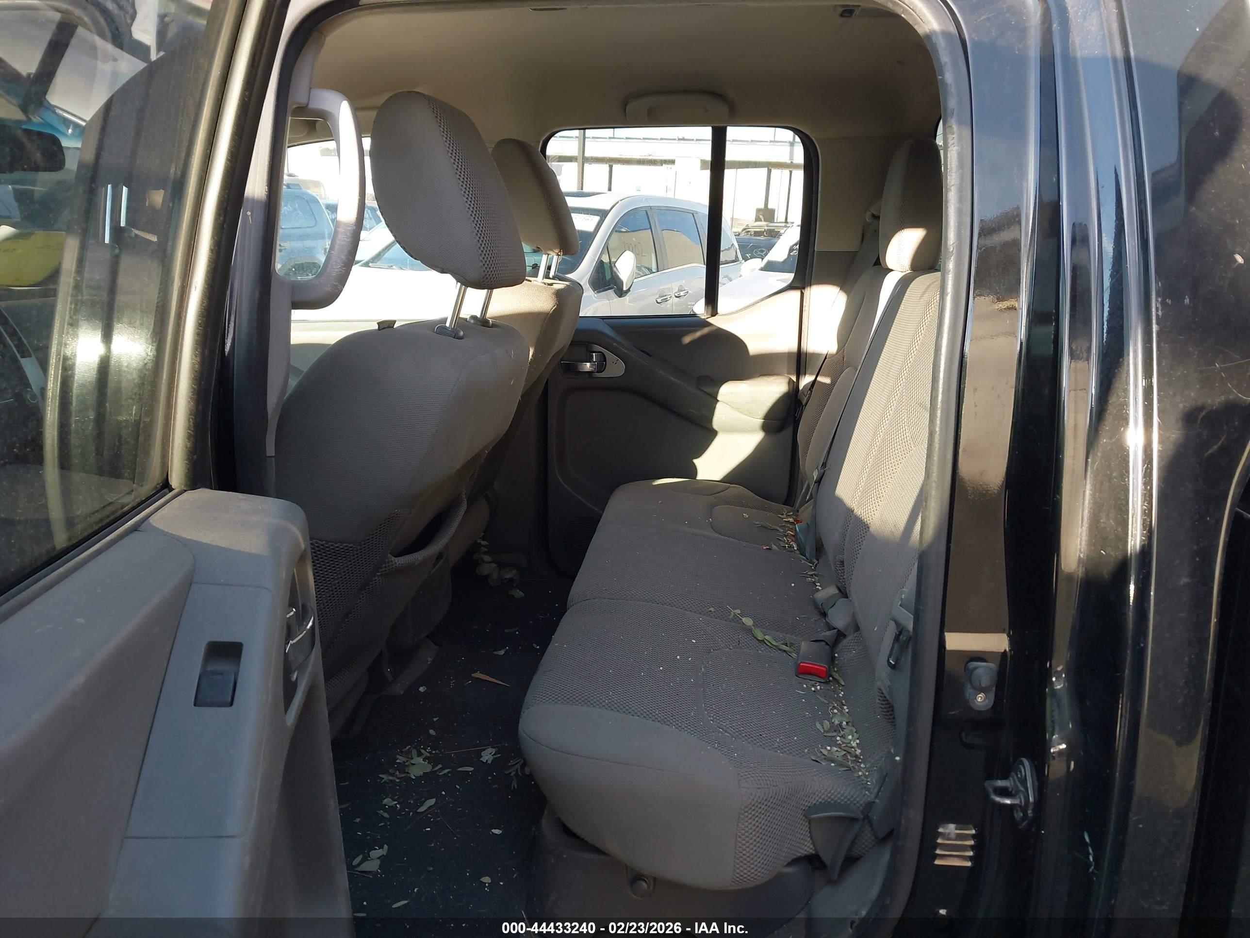 NISSAN FRONTIER image 8