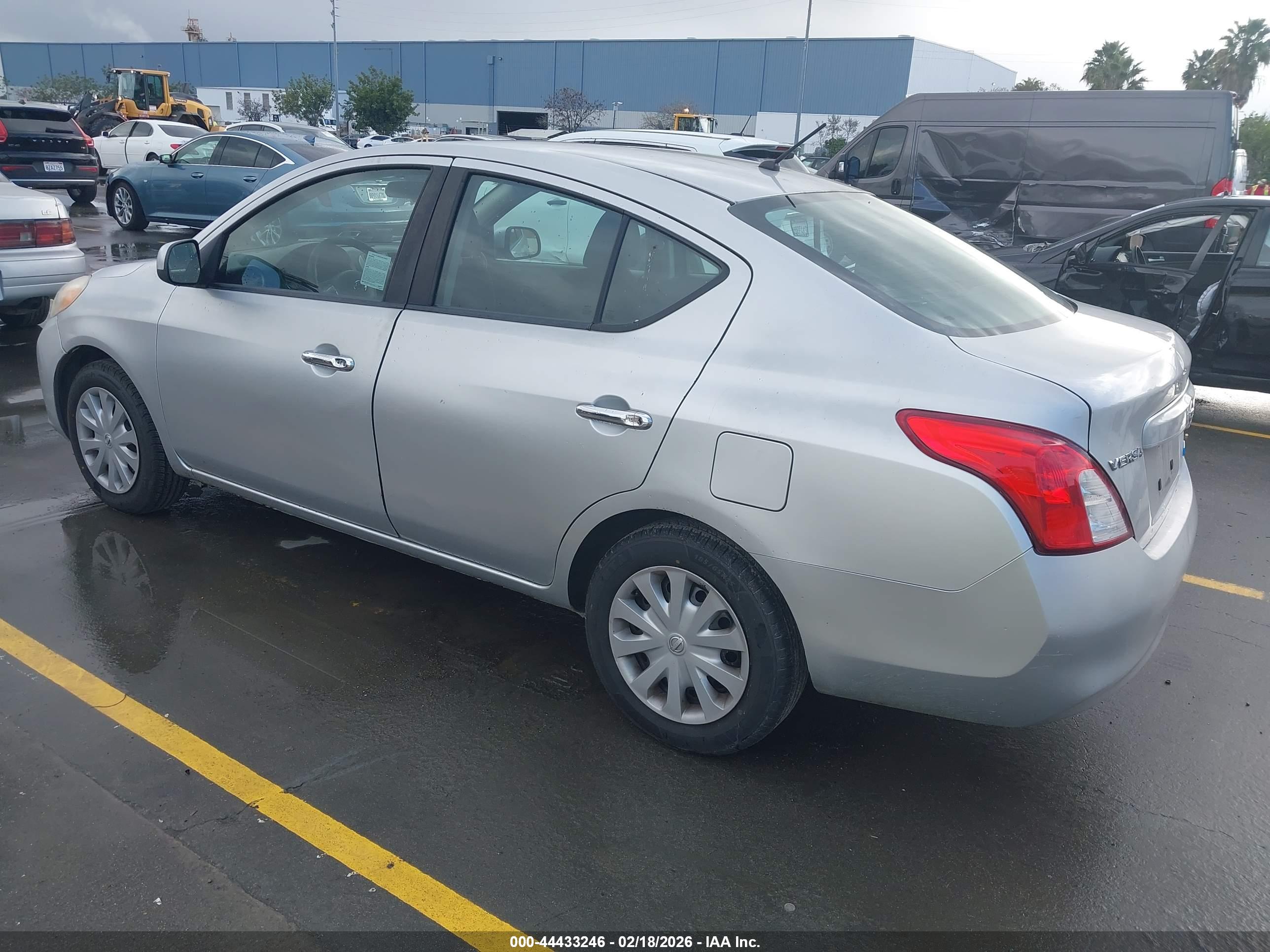 NISSAN VERSA image 3