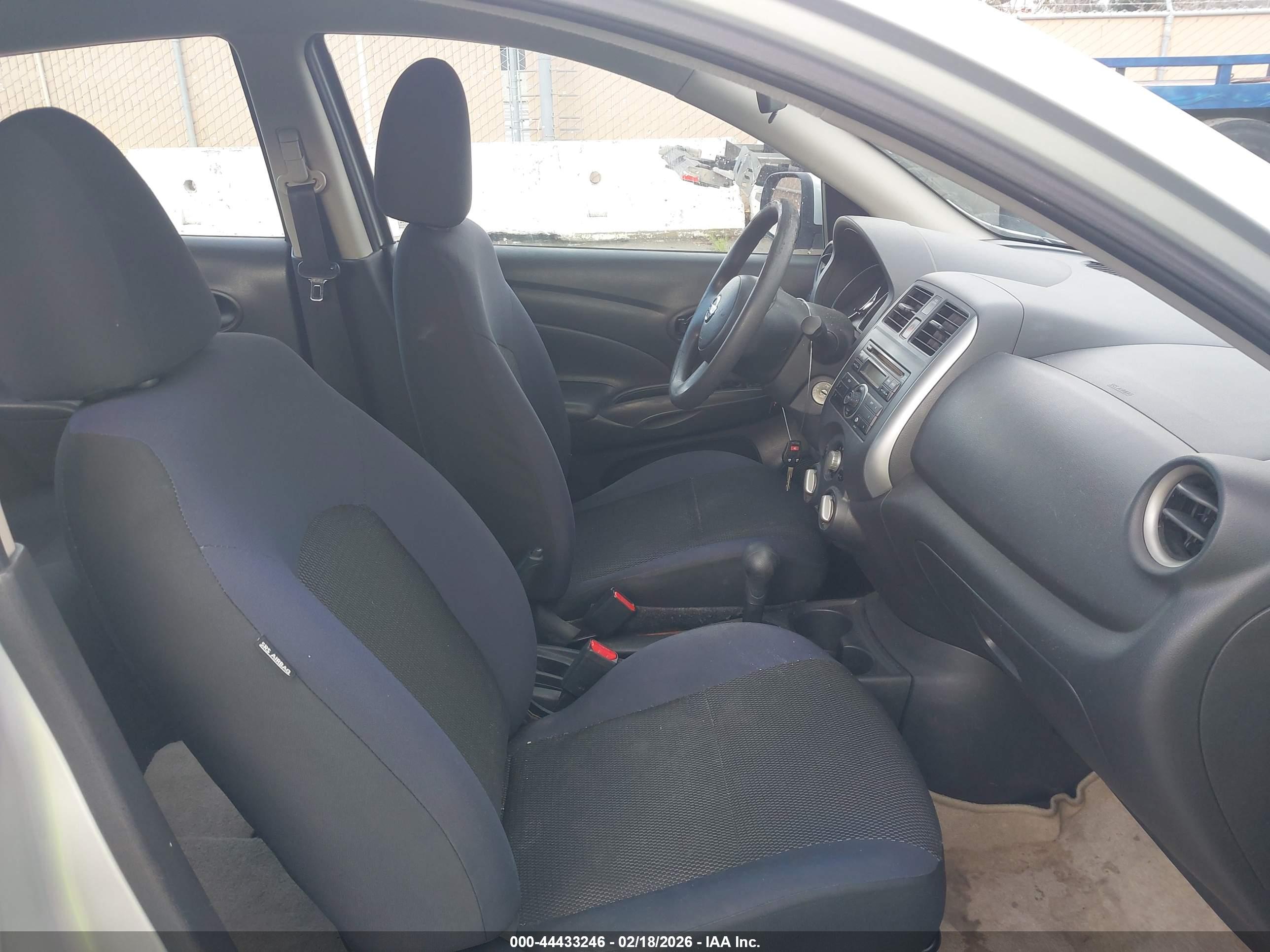 NISSAN VERSA image 5