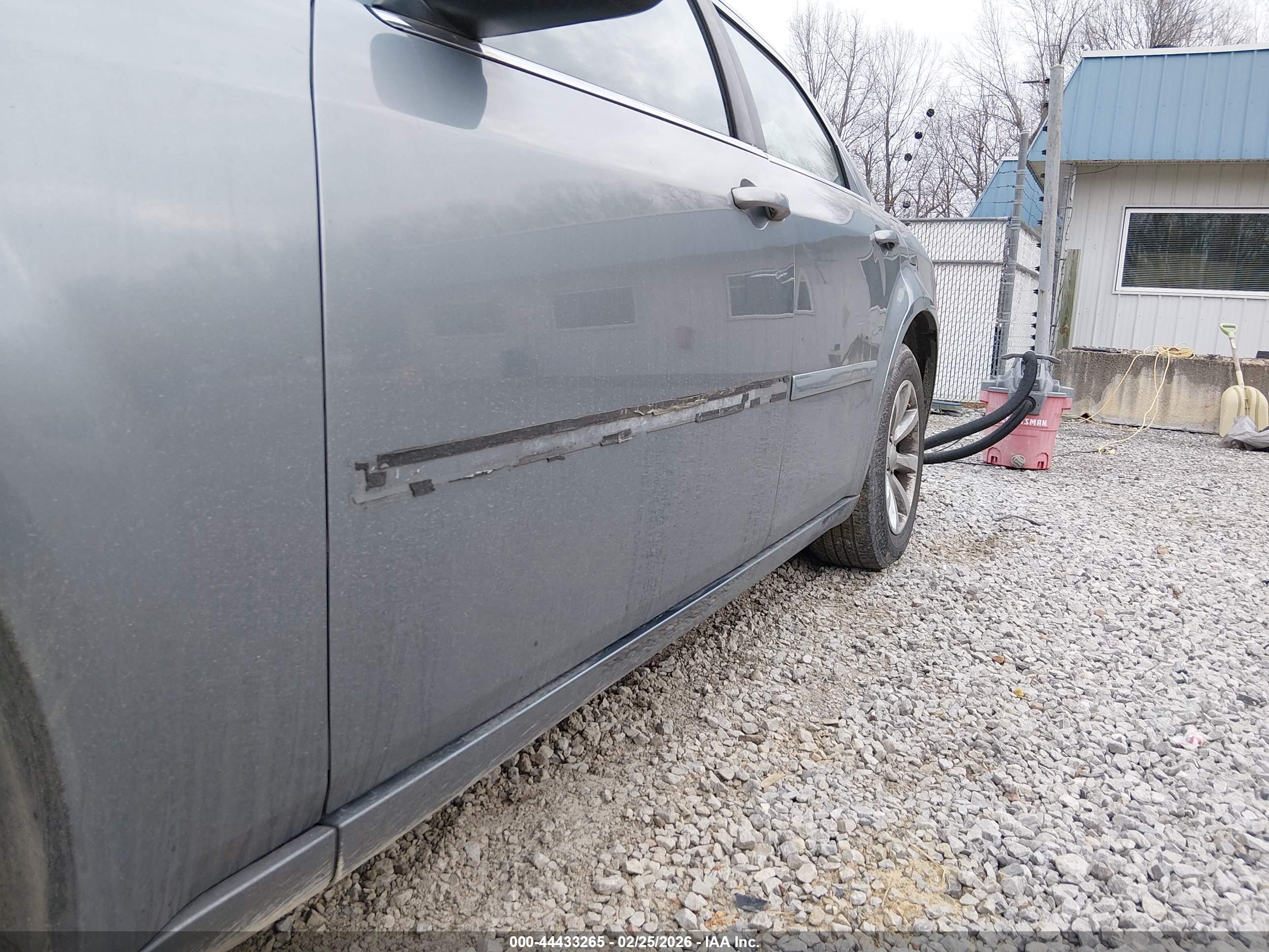 CHRYSLER 300 image 6