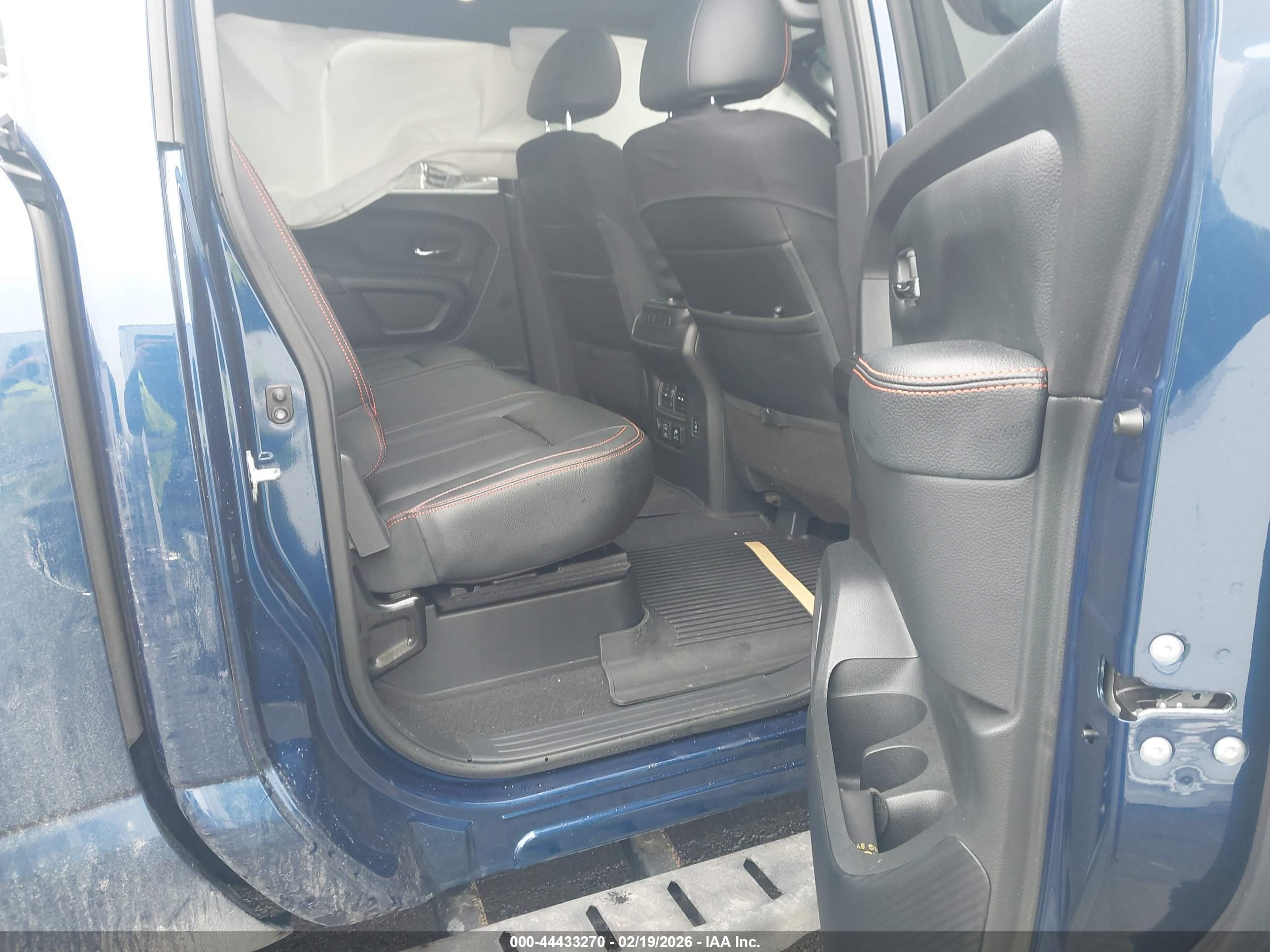 NISSAN TITAN image 8