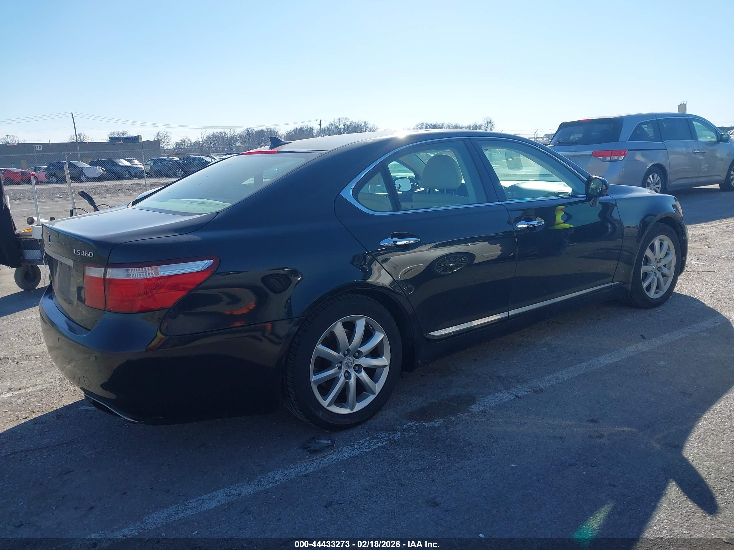 LEXUS LS image 4