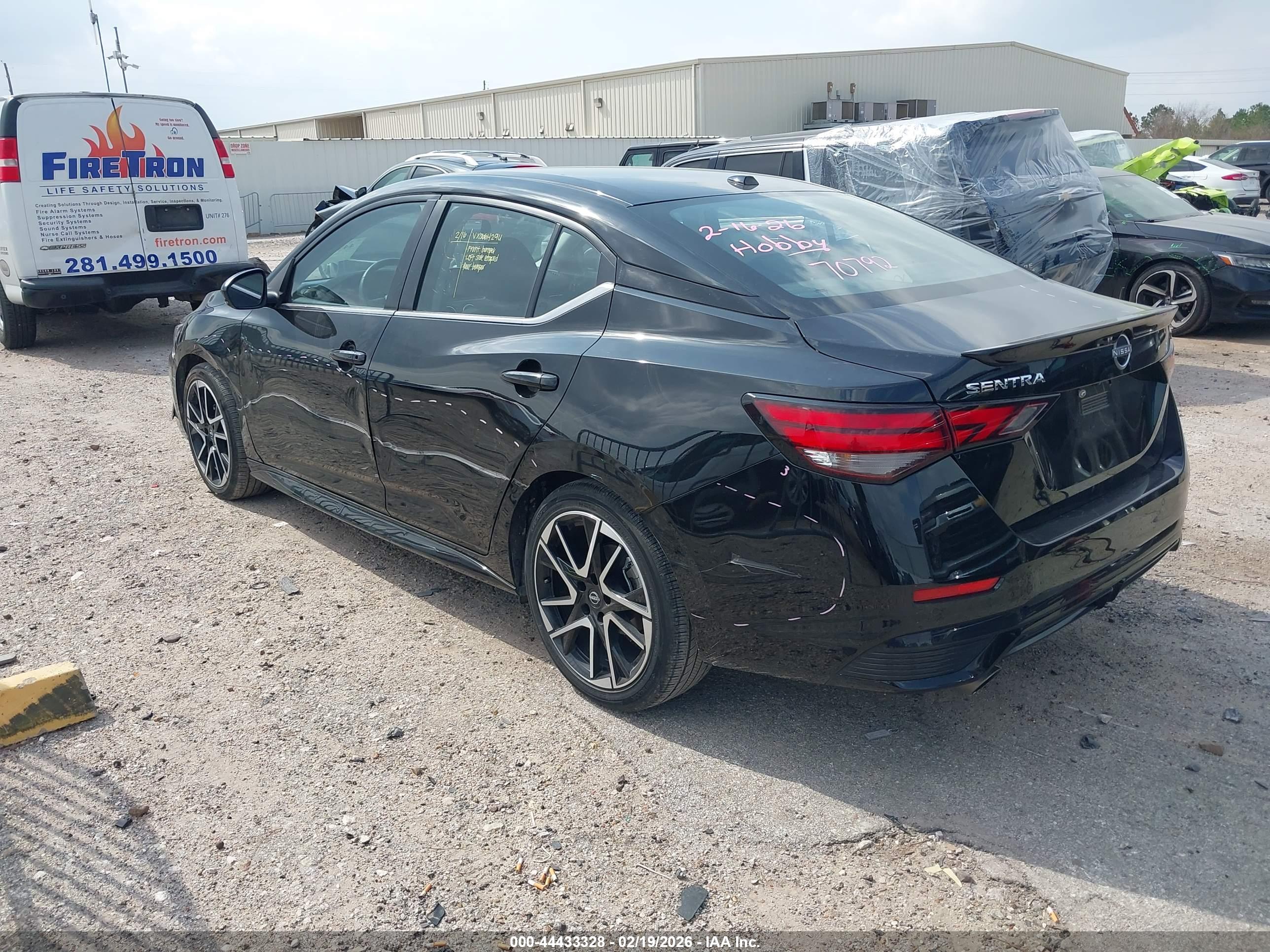 NISSAN SENTRA image 3