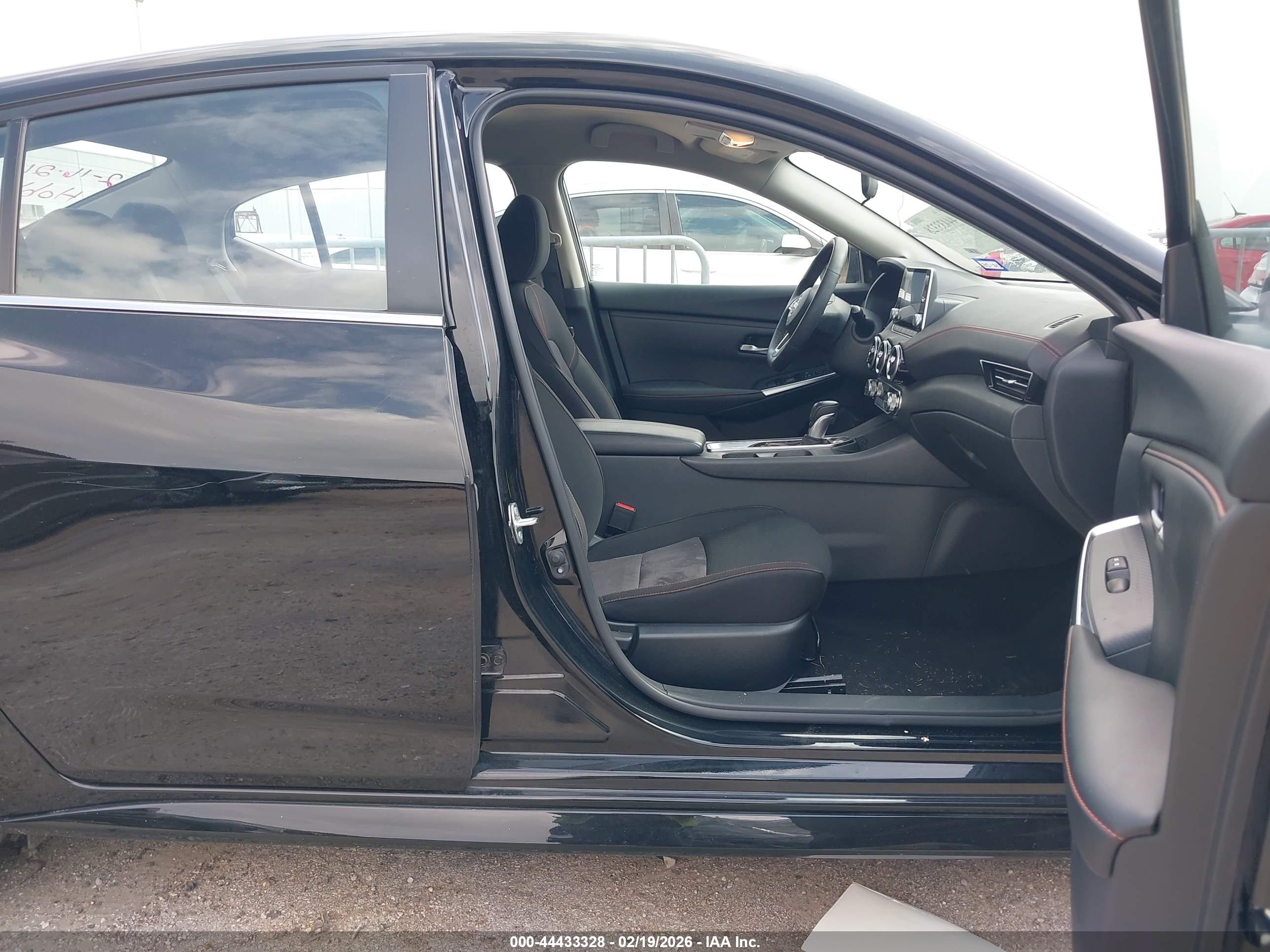 NISSAN SENTRA image 5