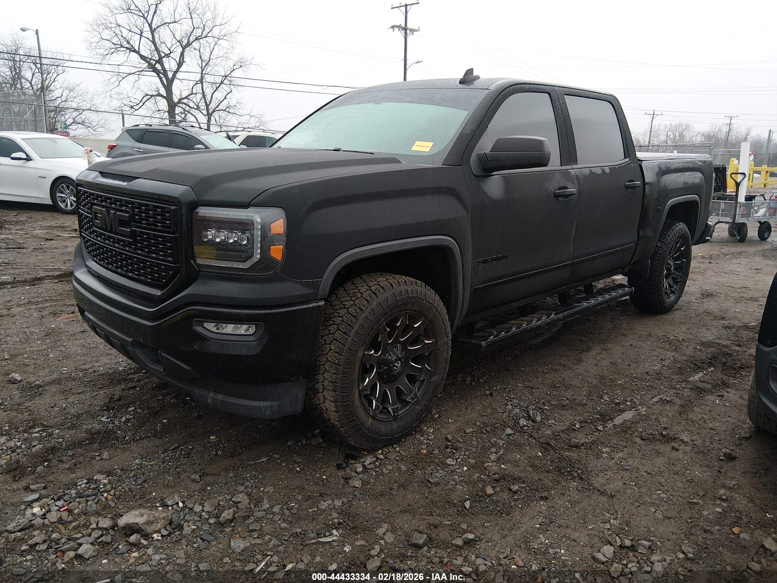 GMC SIERRA image 2