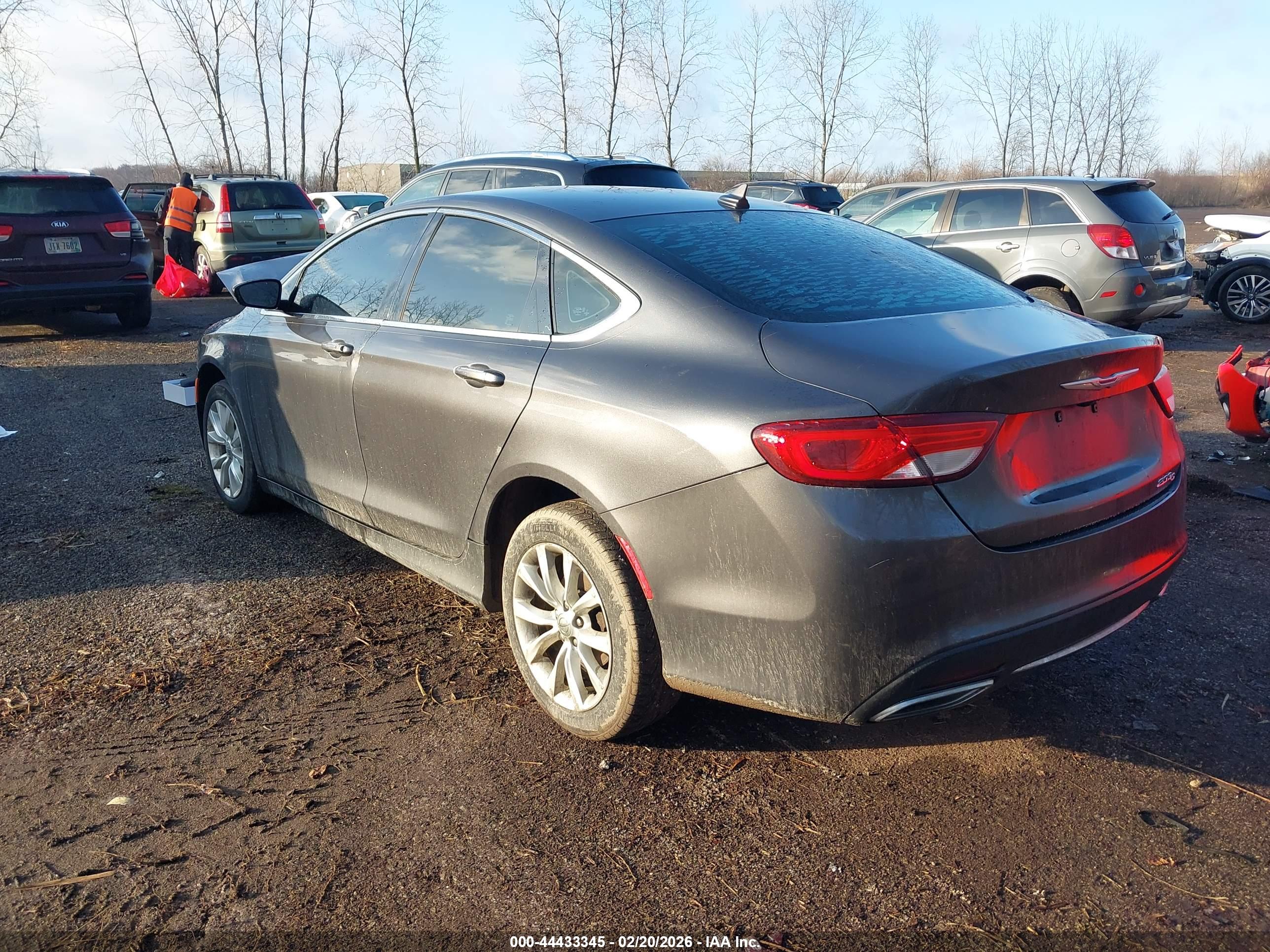 CHRYSLER 200 image 3