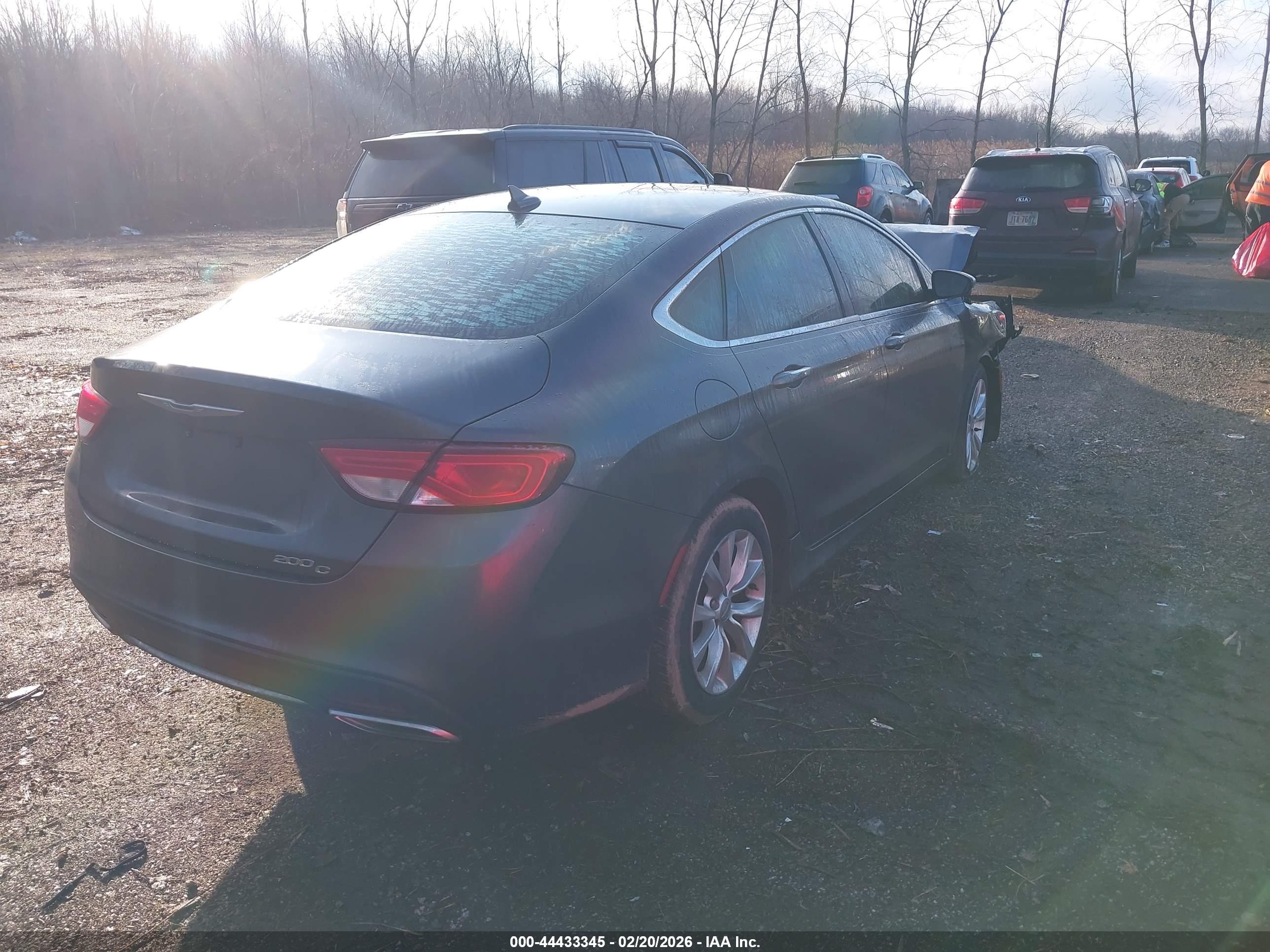 CHRYSLER 200 image 4