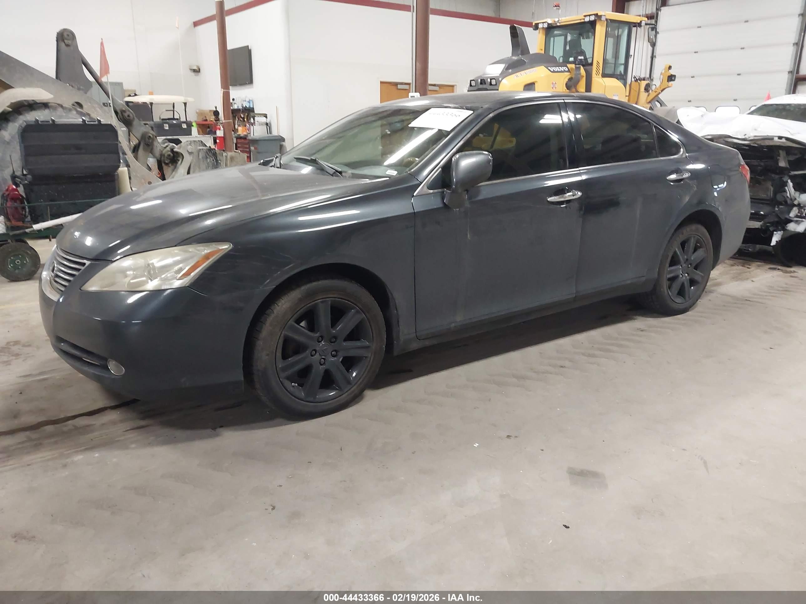 LEXUS ES image 2