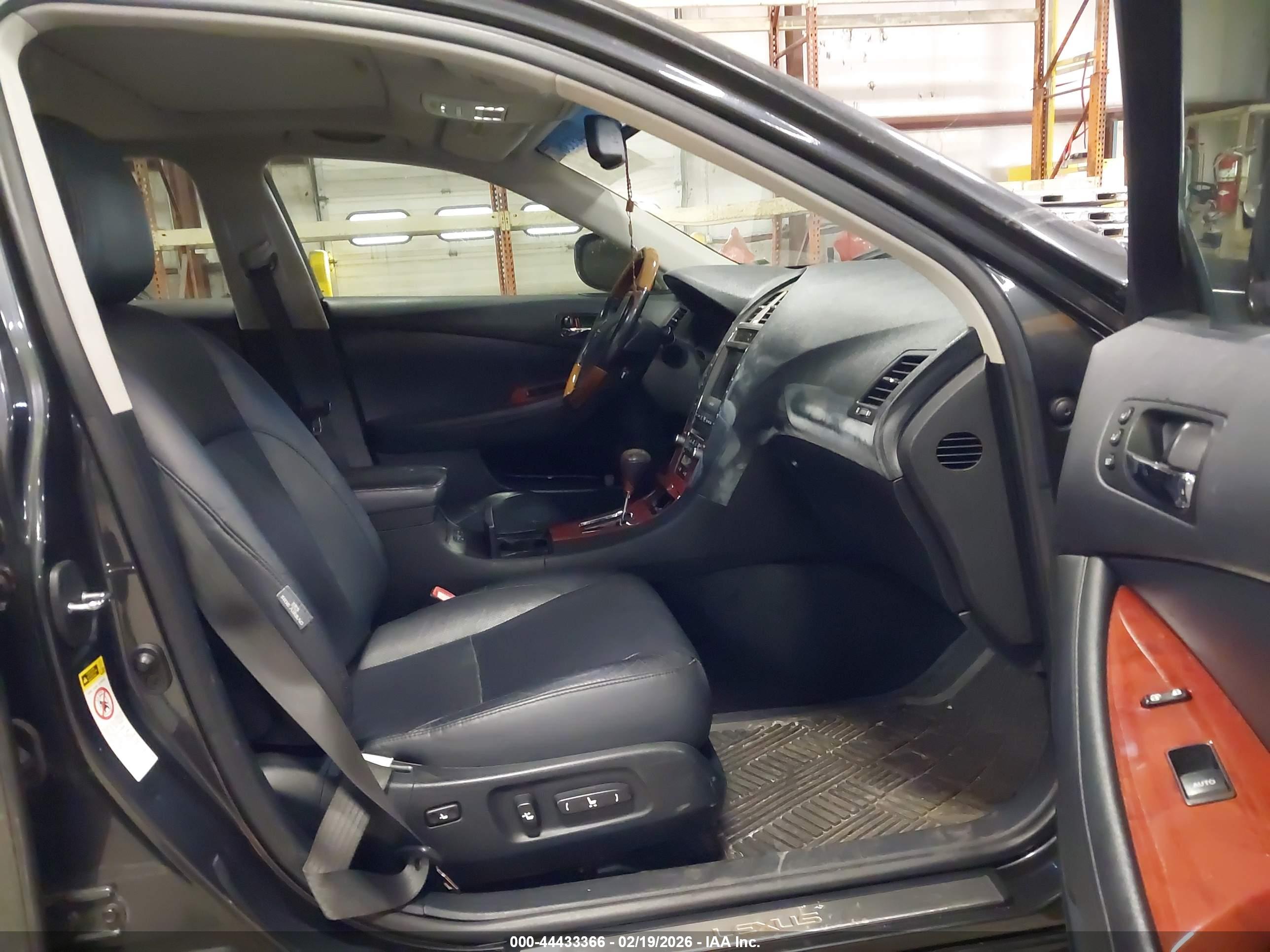 LEXUS ES image 5