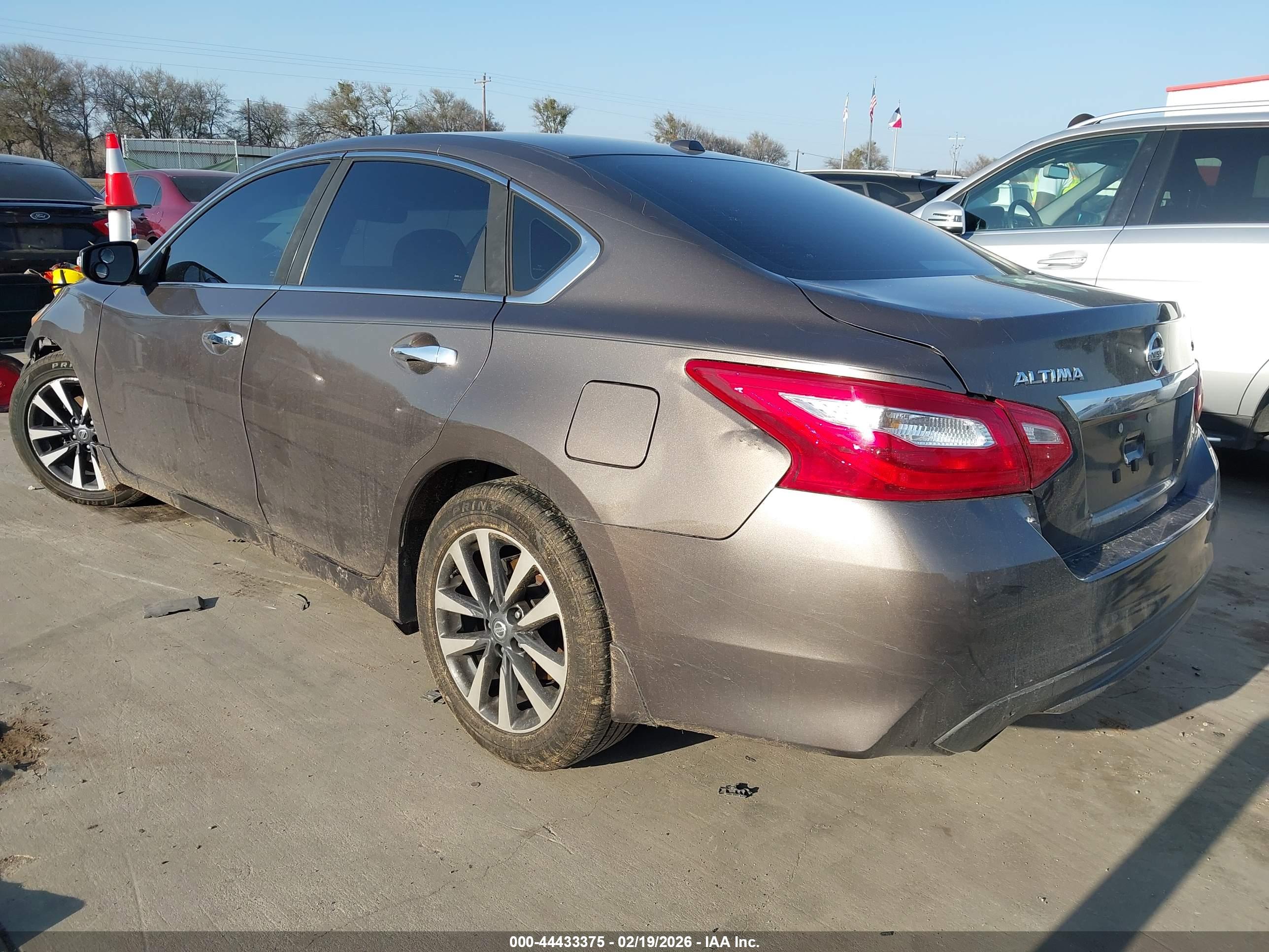 NISSAN ALTIMA image 3