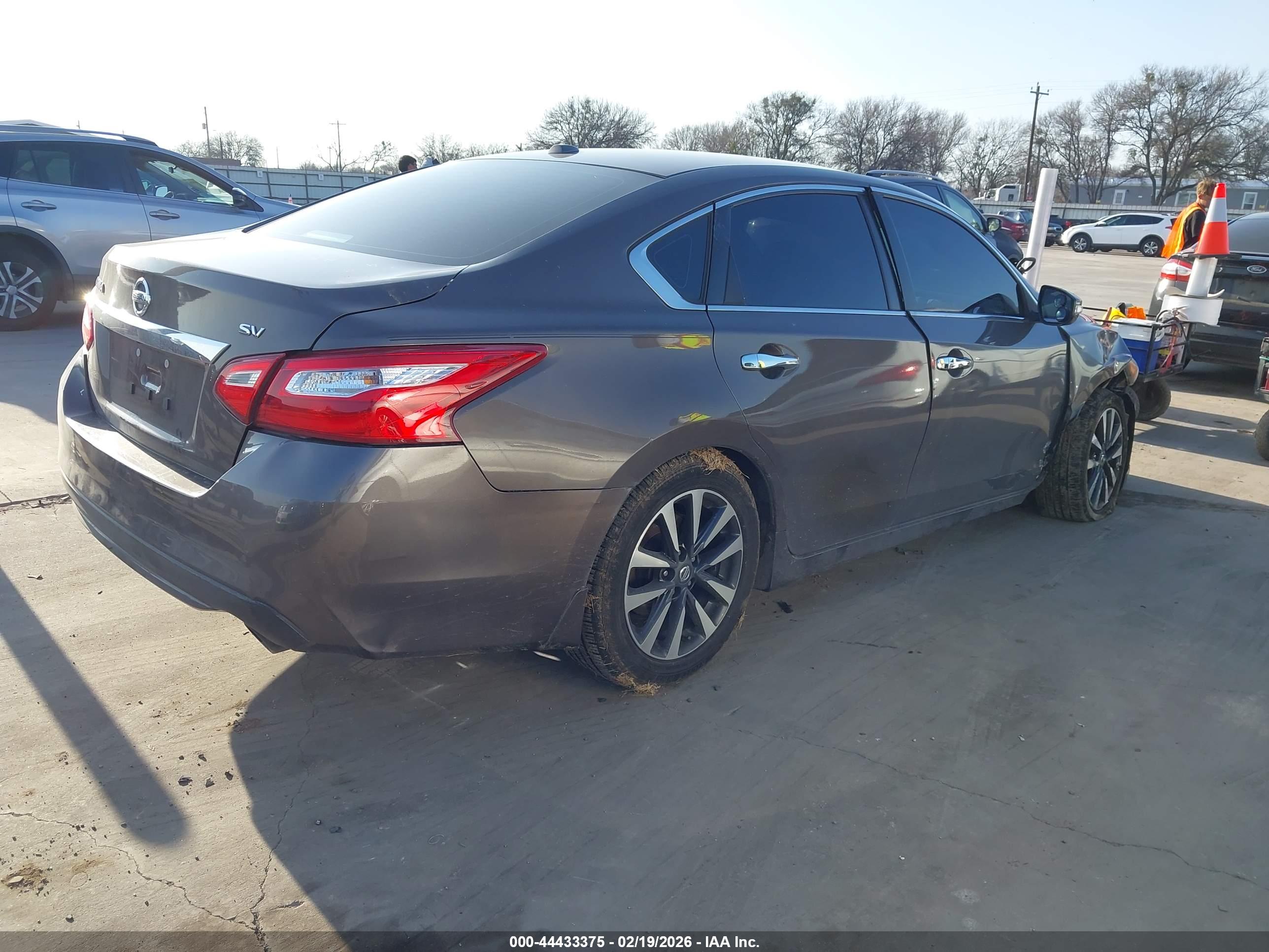 NISSAN ALTIMA image 4