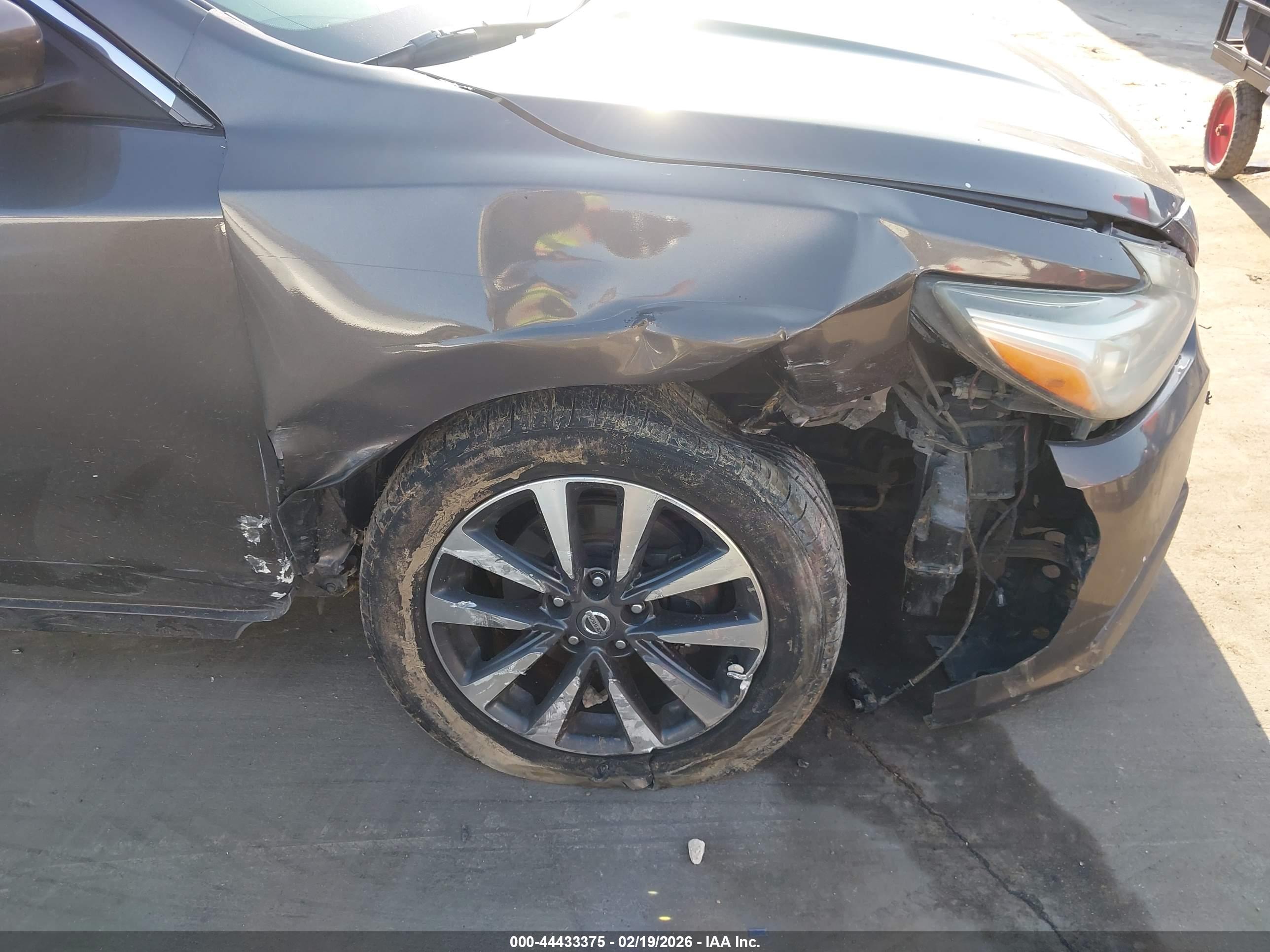 NISSAN ALTIMA image 6