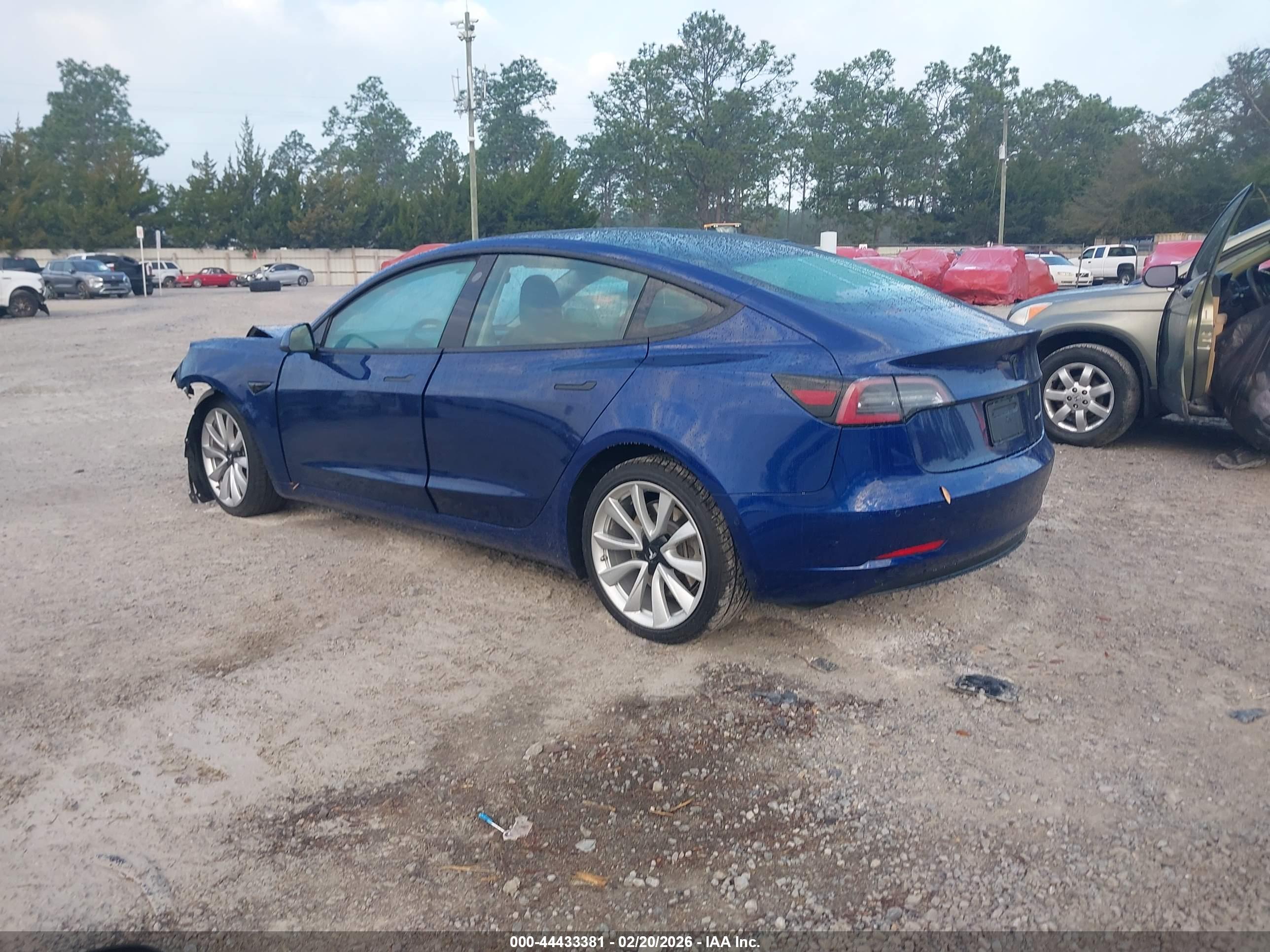 TESLA MODEL image 3