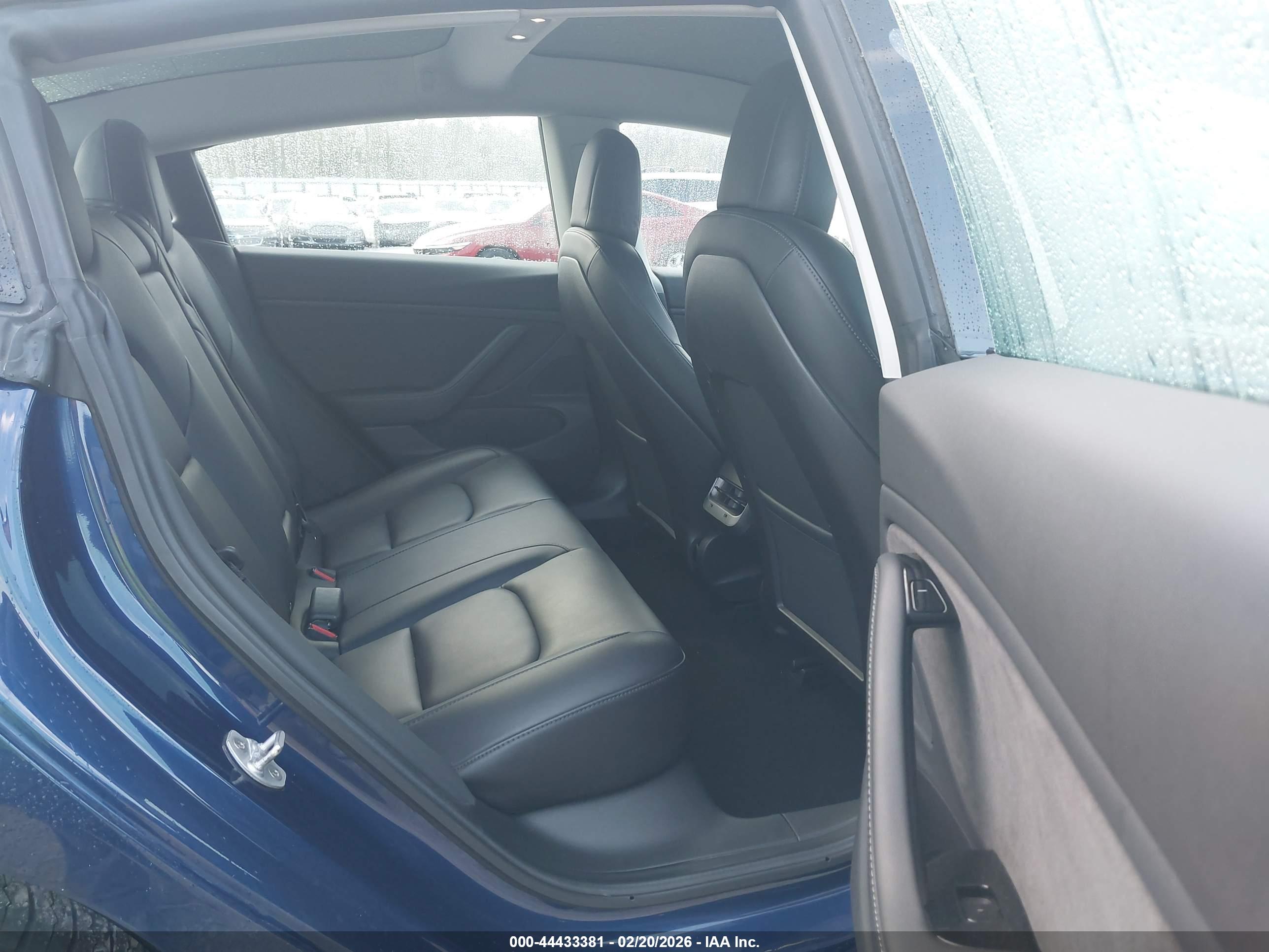 TESLA MODEL image 8