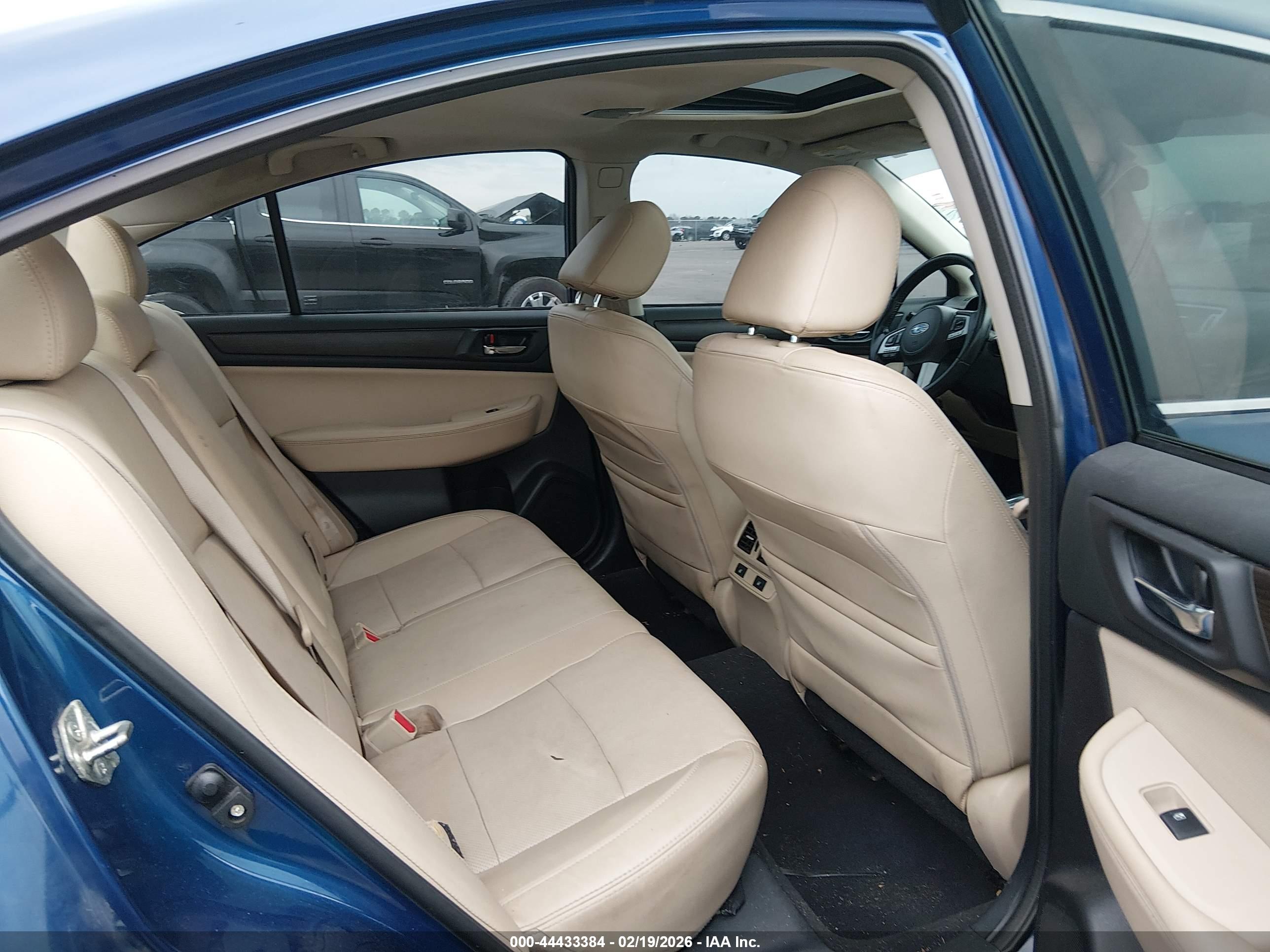 SUBARU LEGACY image 8