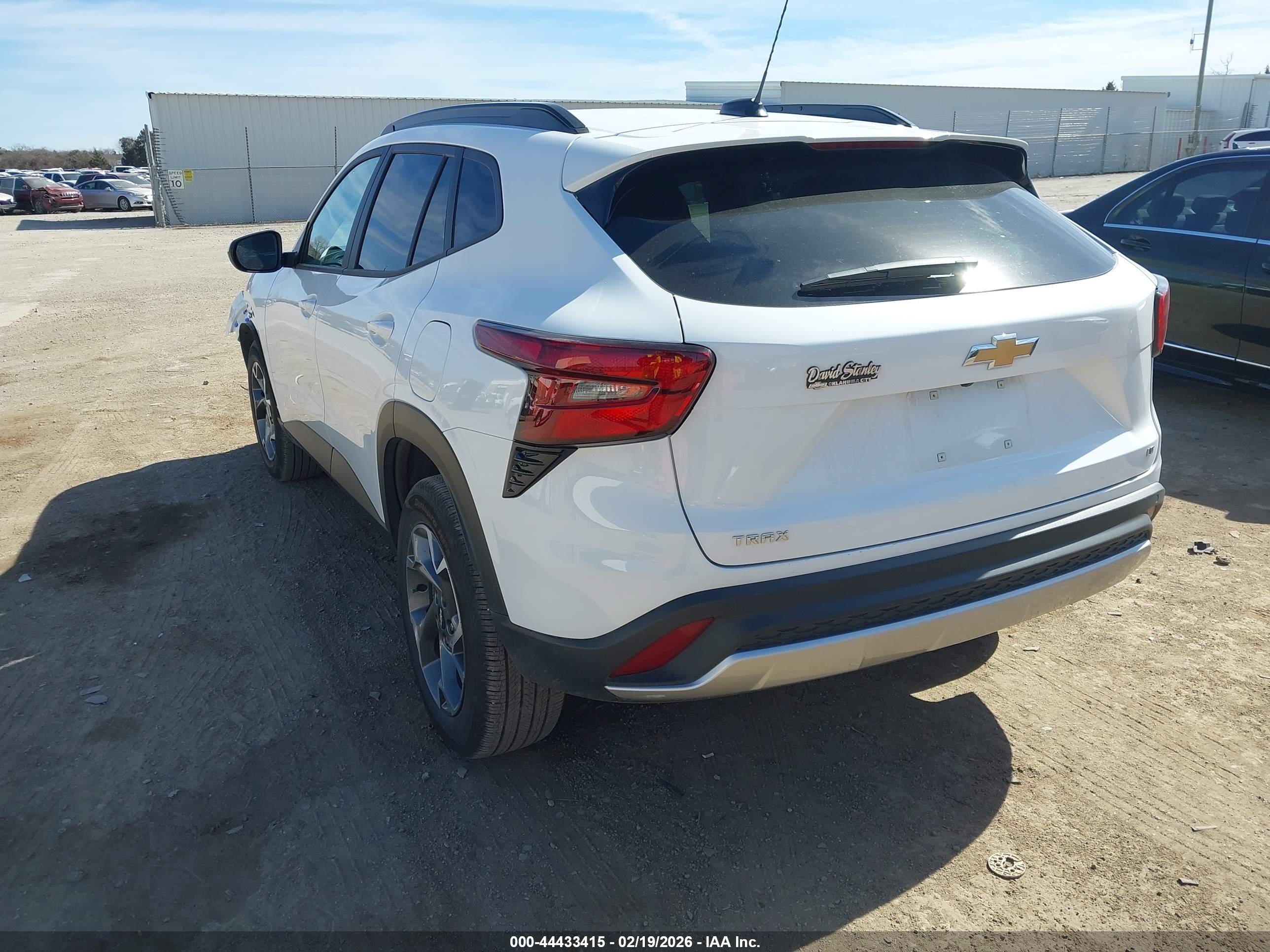 CHEVROLET TRAX image 3