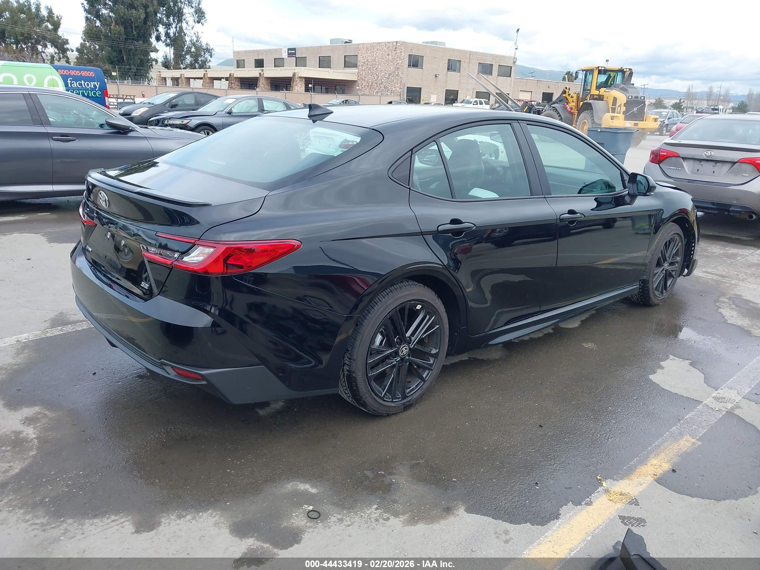 TOYOTA CAMRY image 4