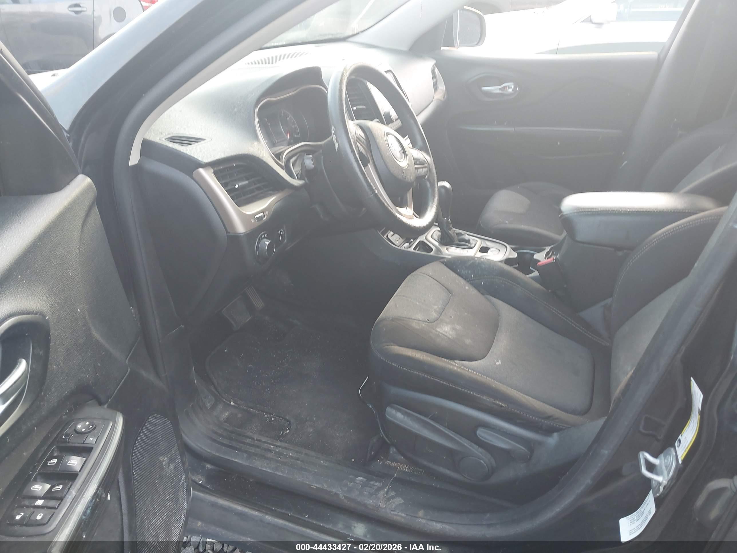 JEEP CHEROKEE image 5