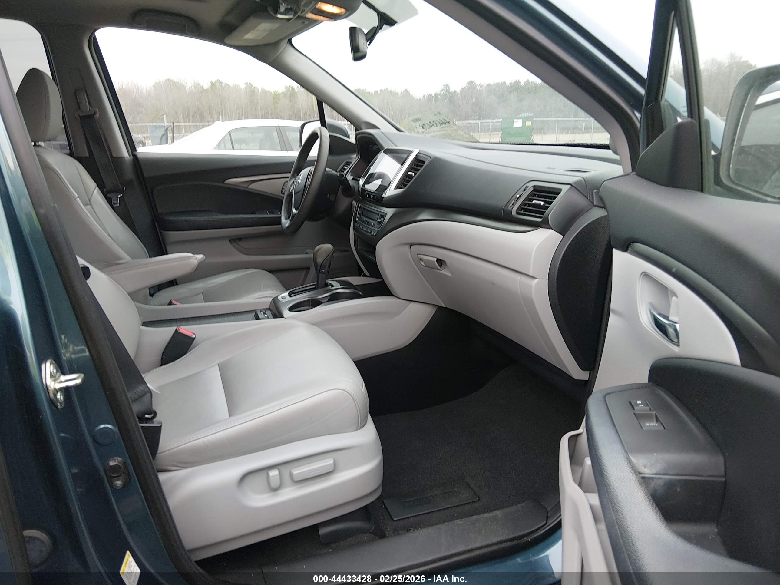 HONDA PILOT image 5