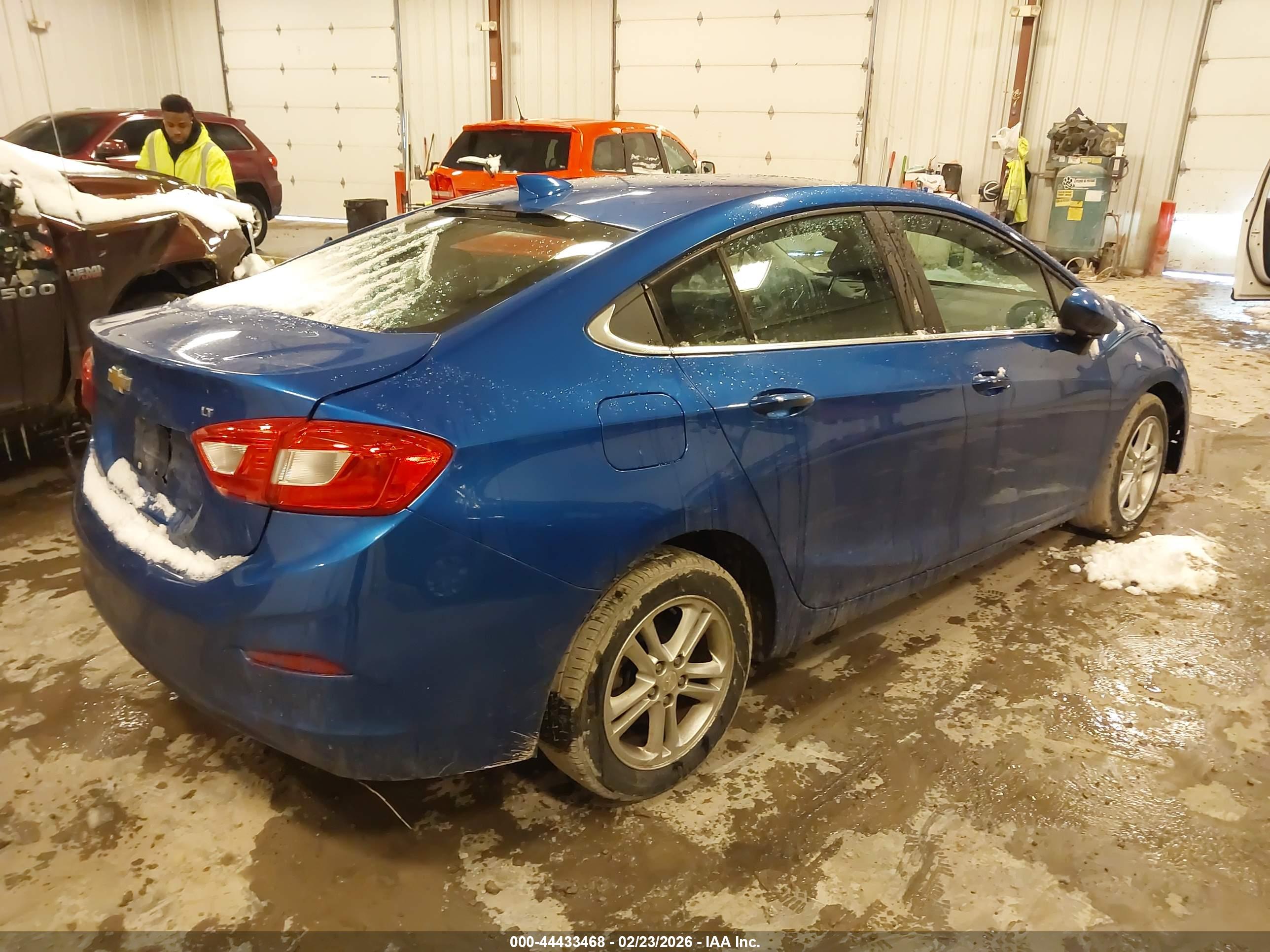 CHEVROLET CRUZE image 4