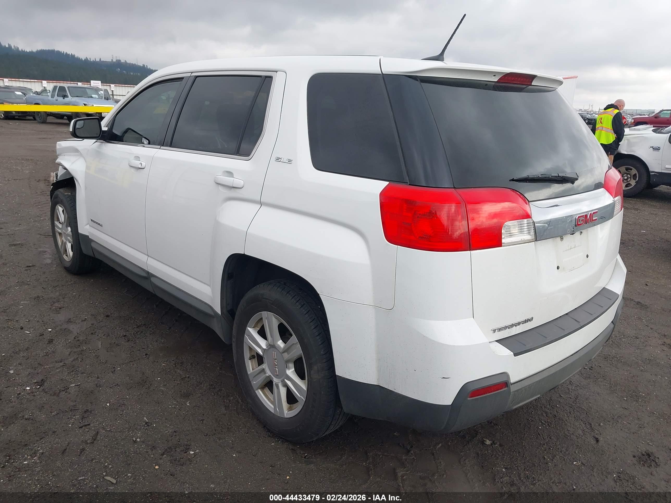 GMC TERRAIN image 3