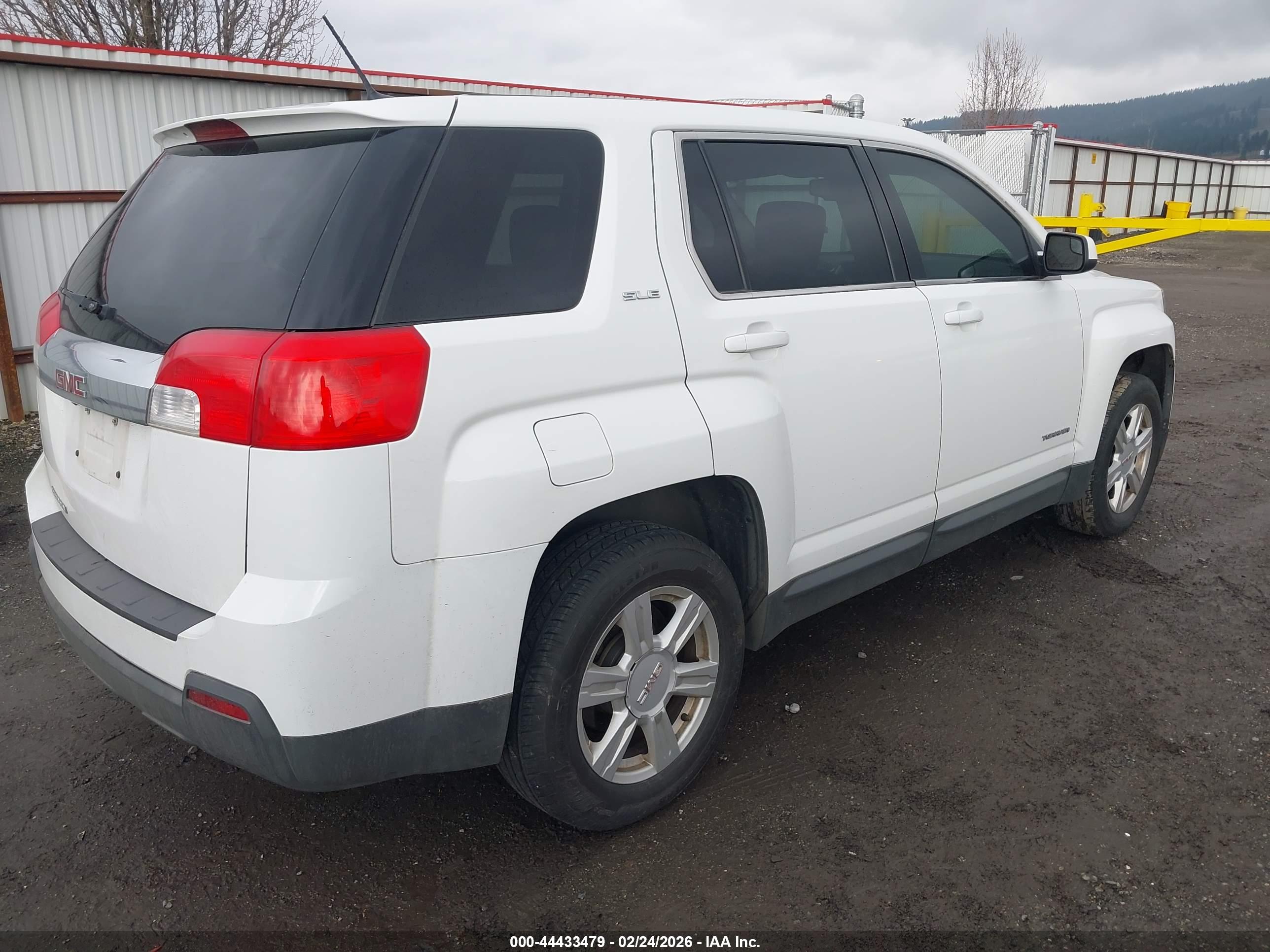 GMC TERRAIN image 4
