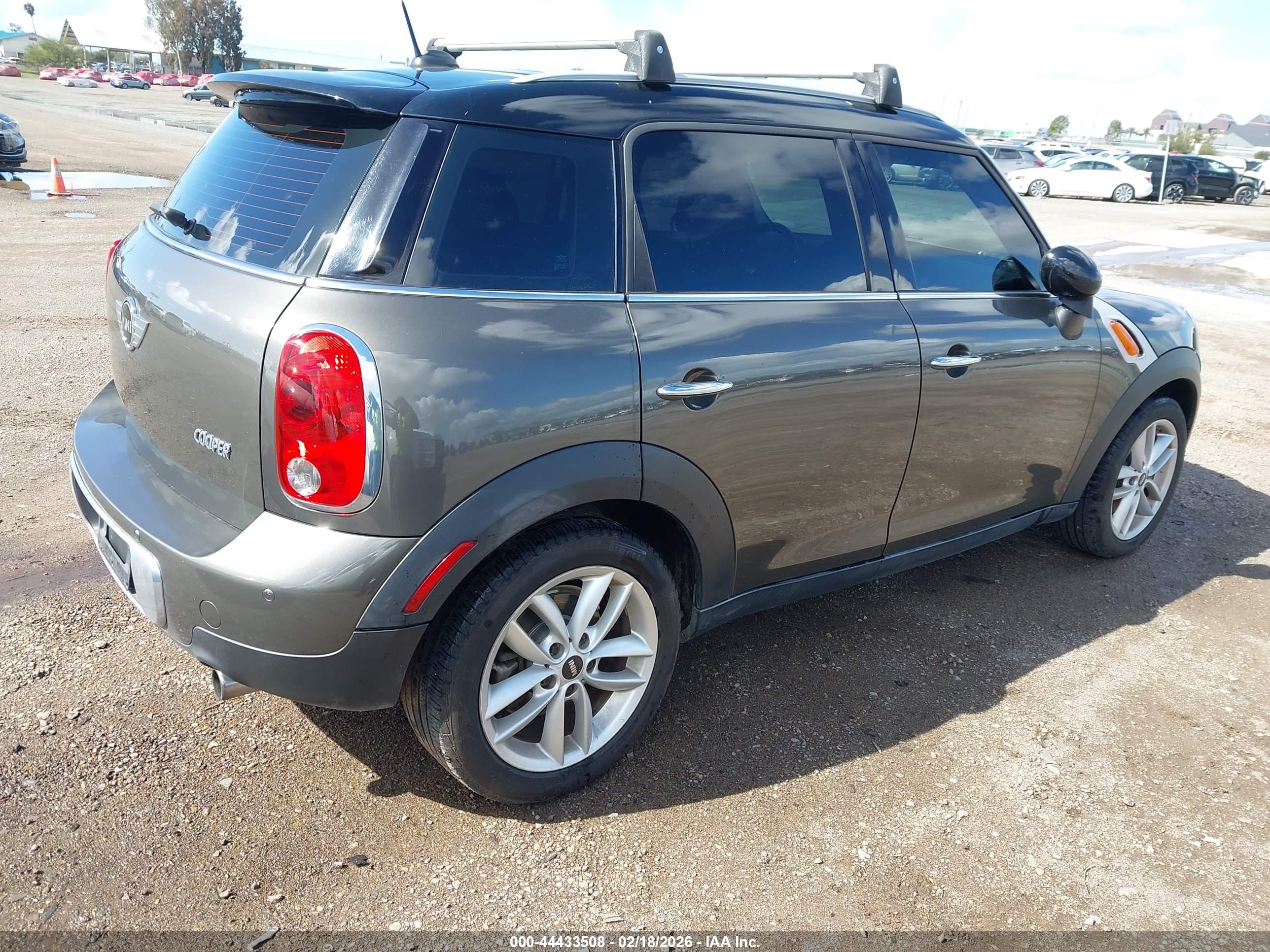 MINI COUNTRYMAN image 4