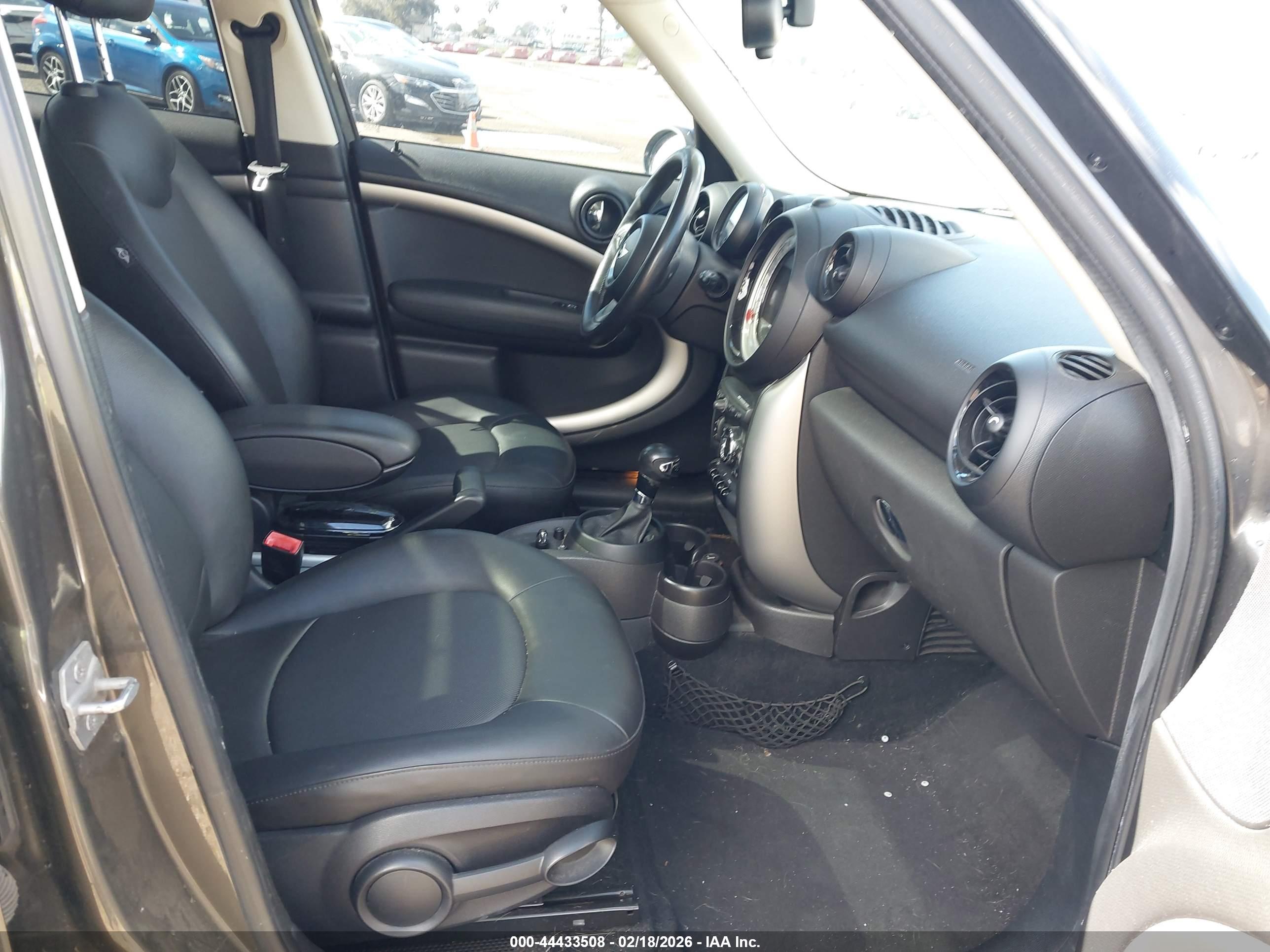MINI COUNTRYMAN image 5