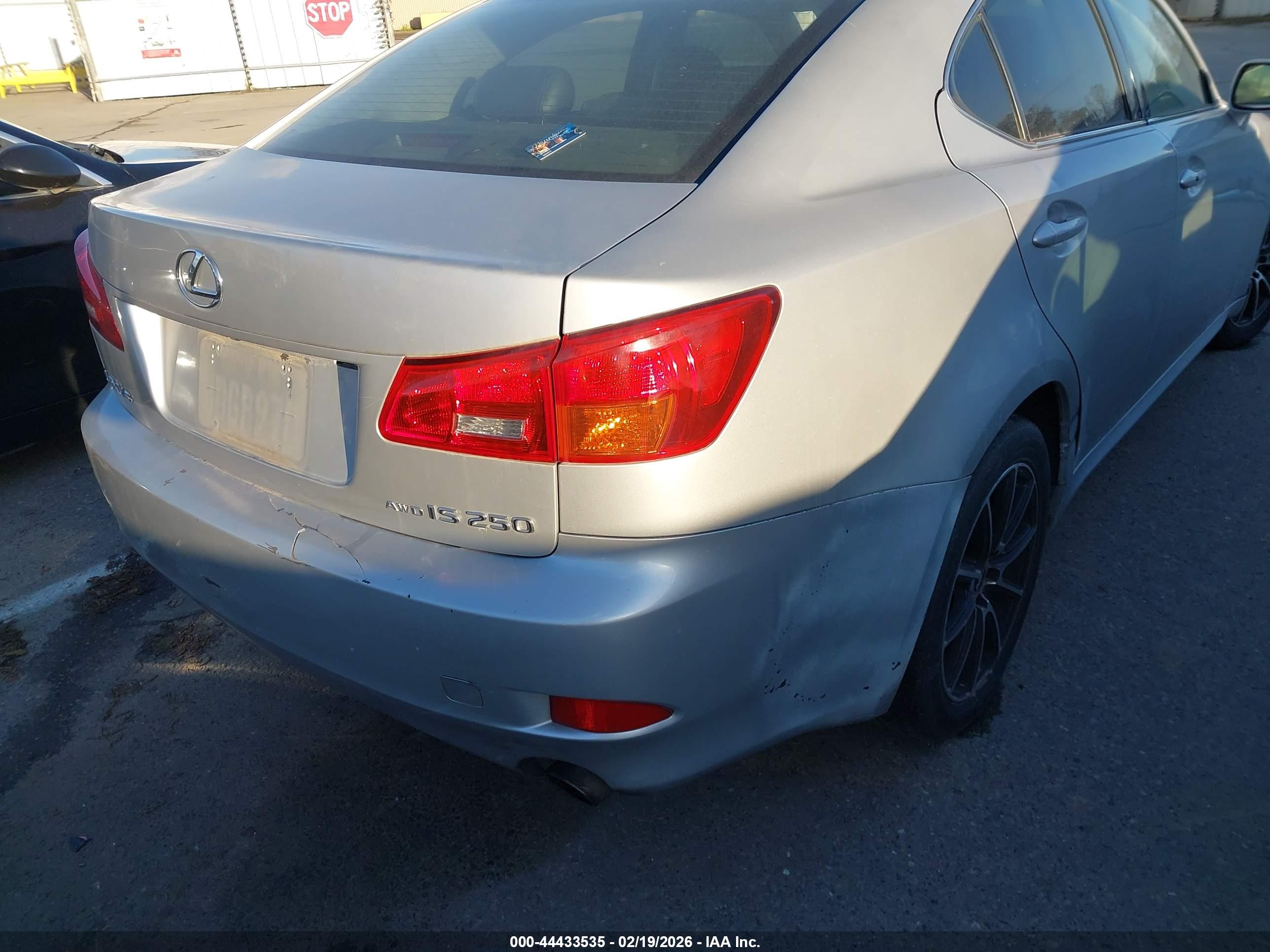 LEXUS IS image 6